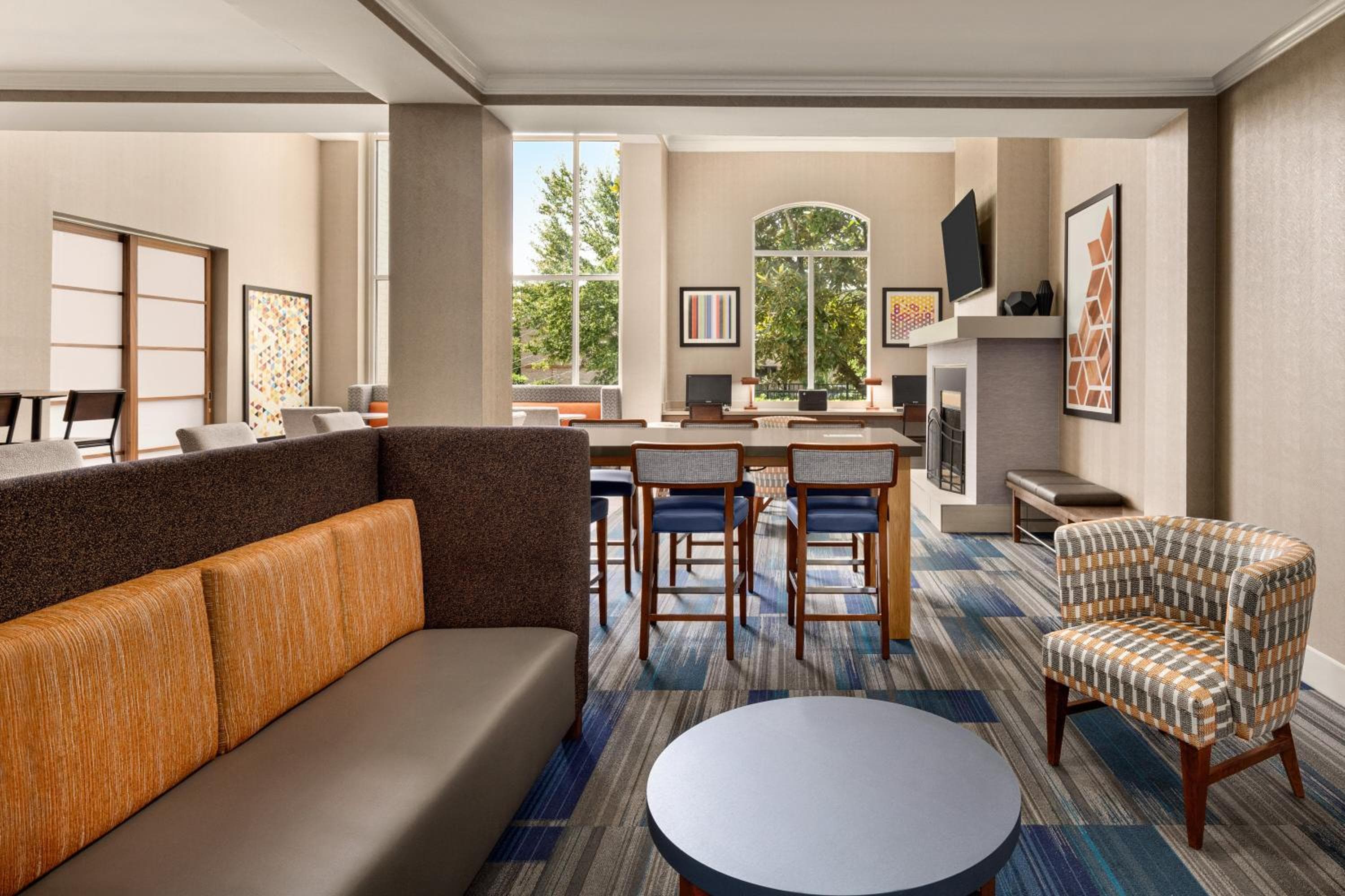 Holiday Inn Express & Suites Auburn - University Area by IHG