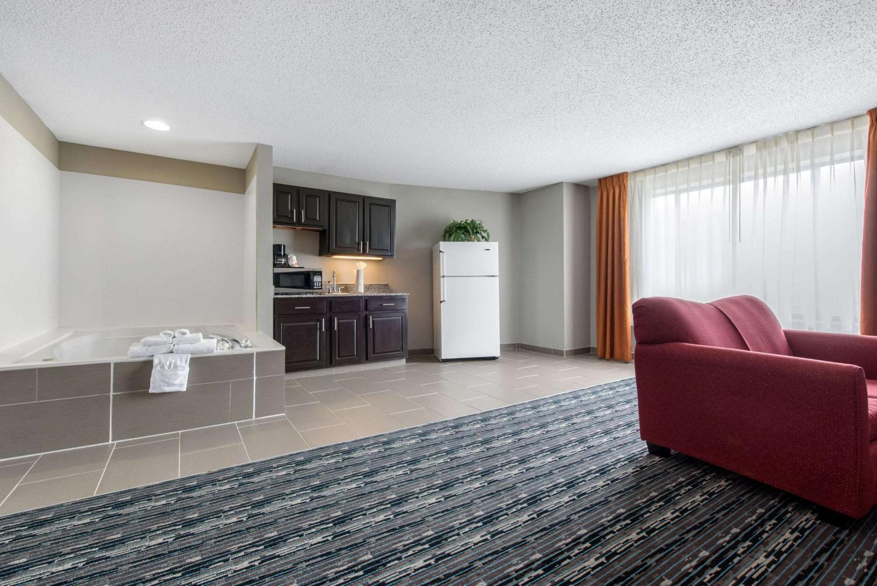 Quality Inn & Suites Brownsburg - Indianapolis West