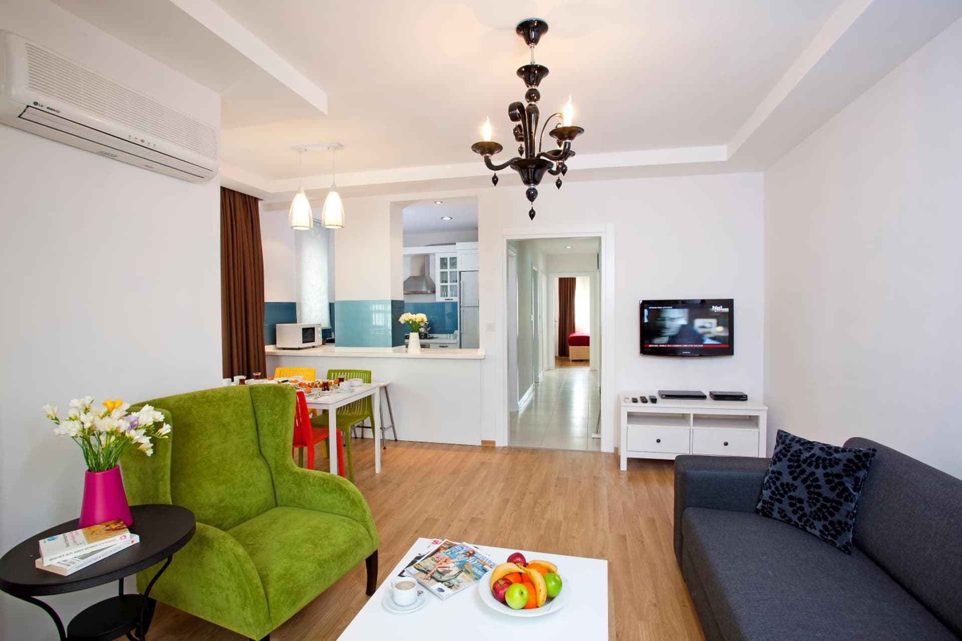 The Room Hotel & Apartments