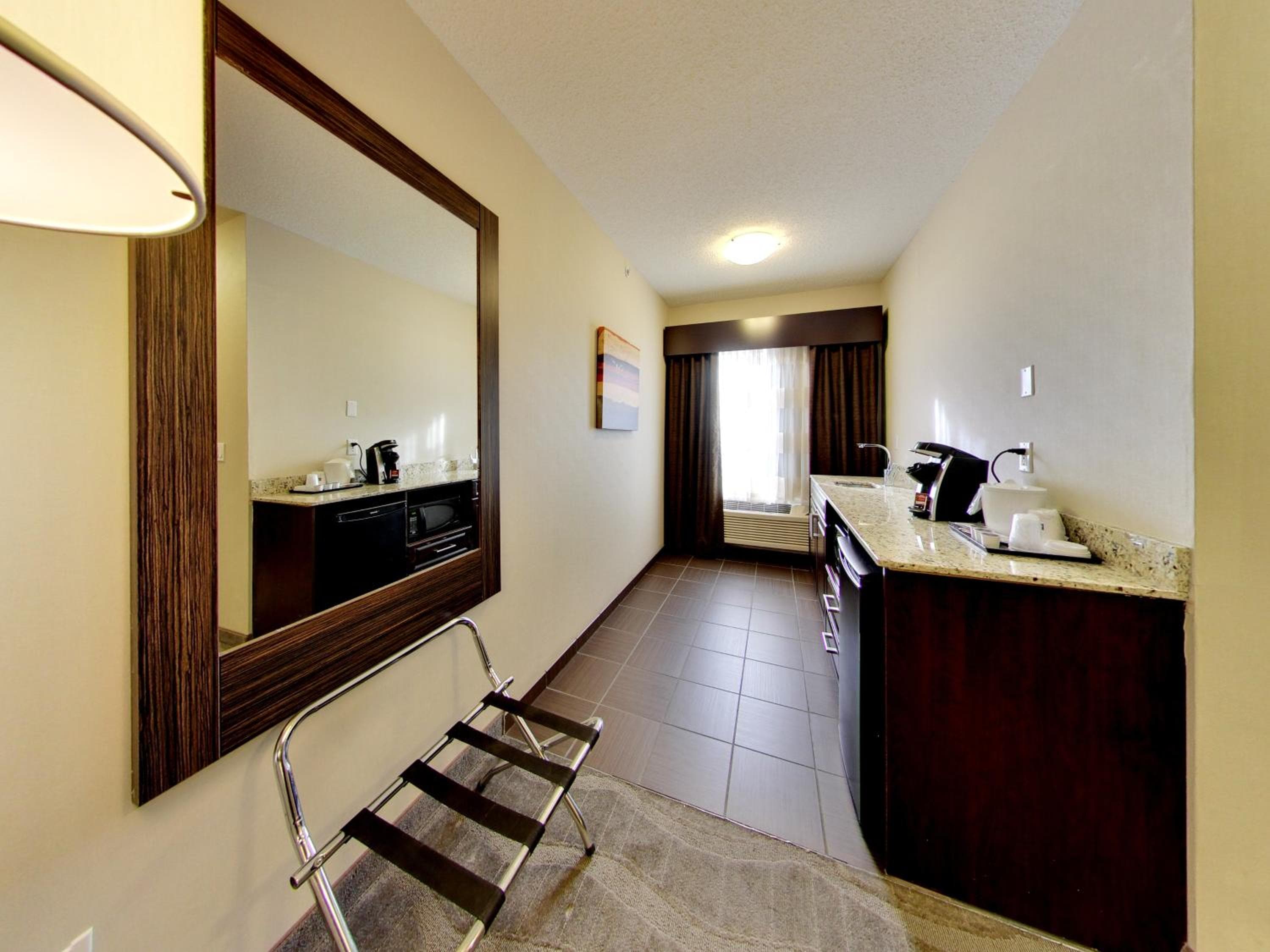 Holiday Inn Express Hotel & Suites - Edmonton International Airport by IHG