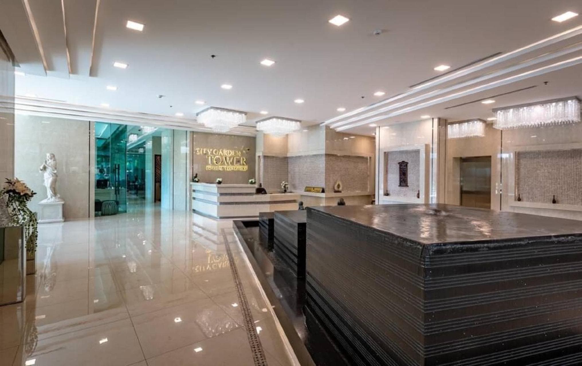 City Garden Tower Condo by Som