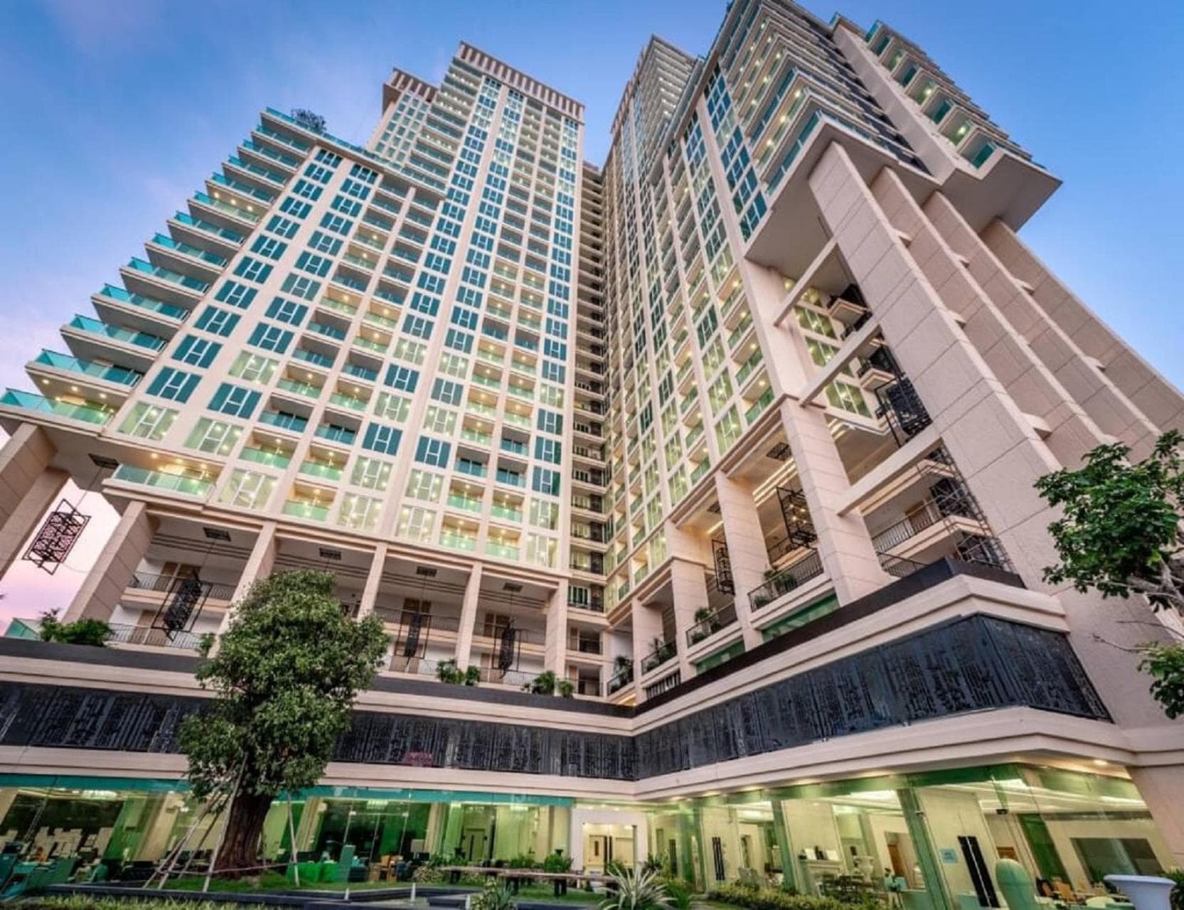 City Garden Tower Condo by Som