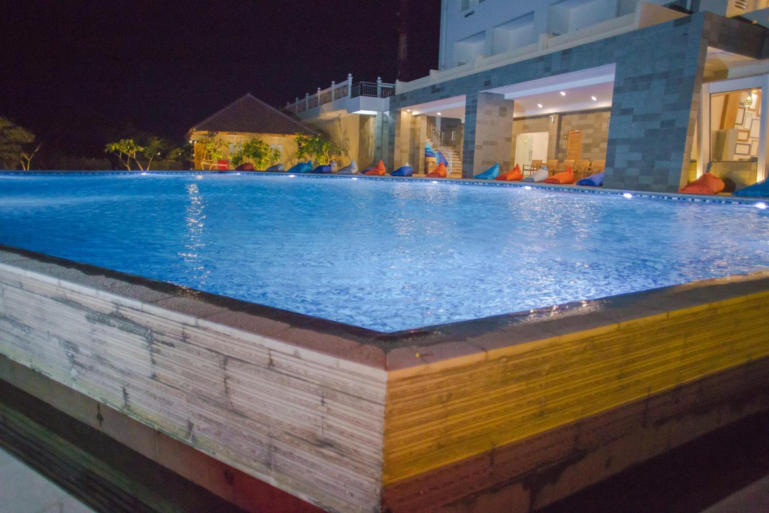 Pollos Hotel & Gallery
