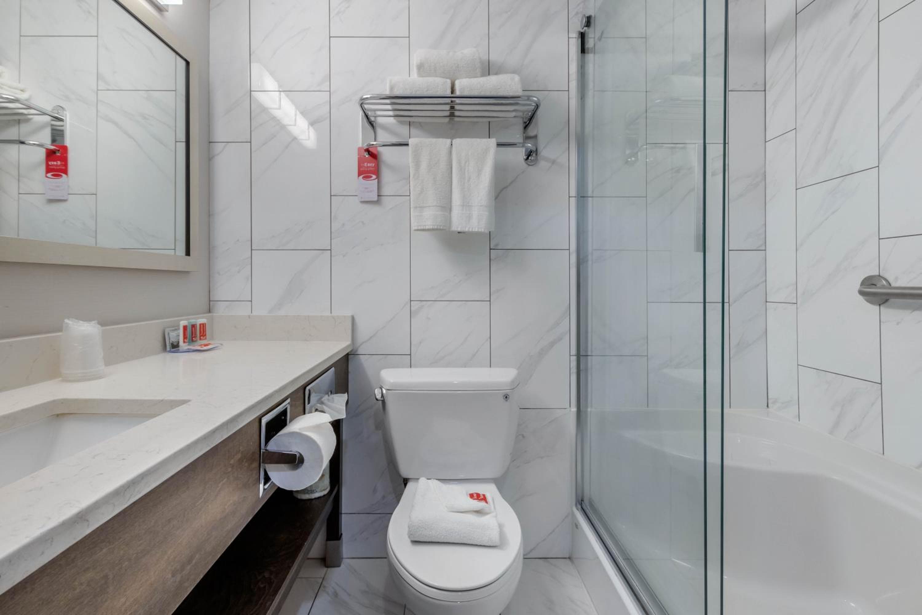 Super 8 by Wyndham Macleod Trail Calgary
