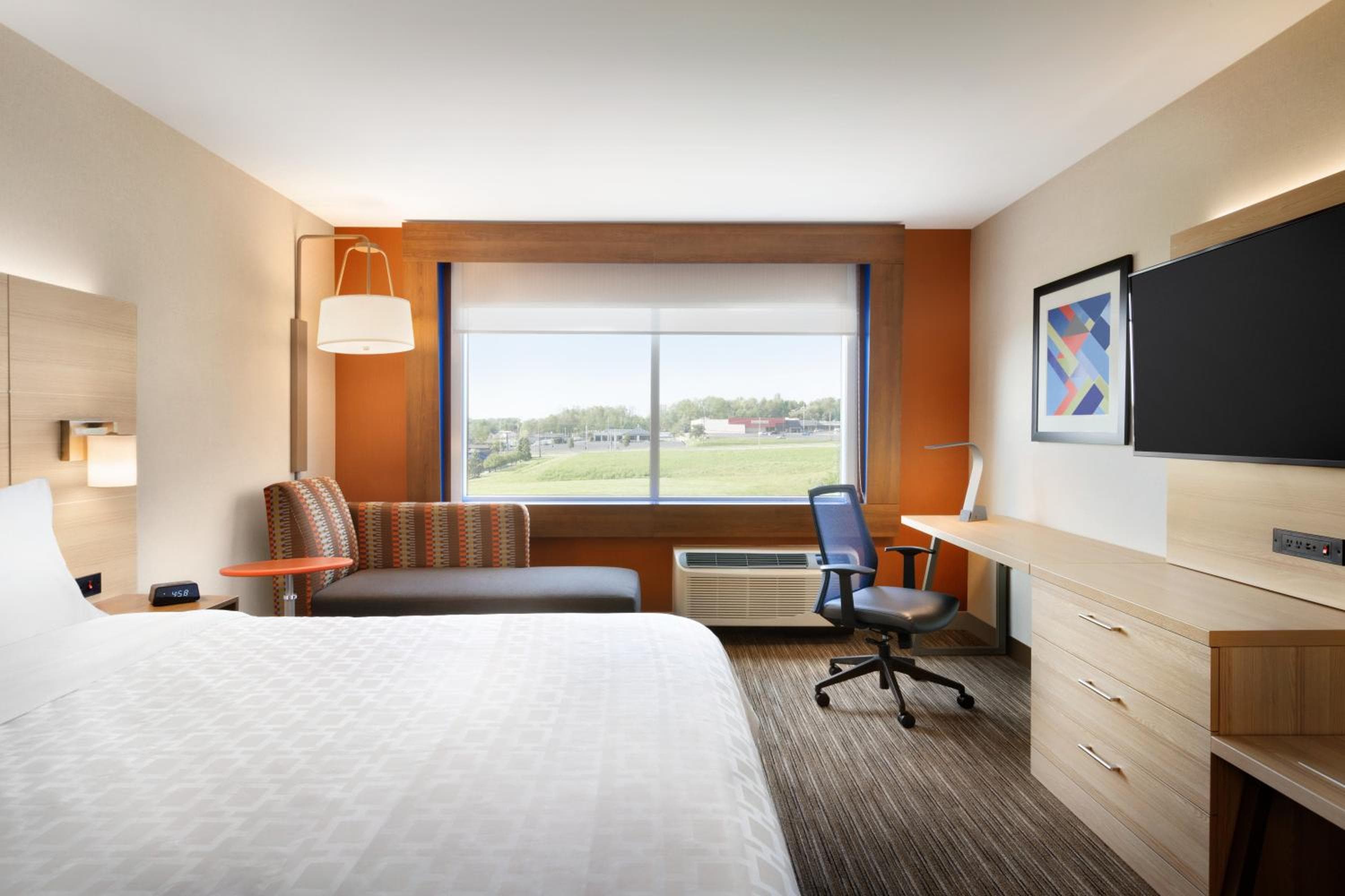 Holiday Inn Express & Suites - Columbus - Worthington by IHG