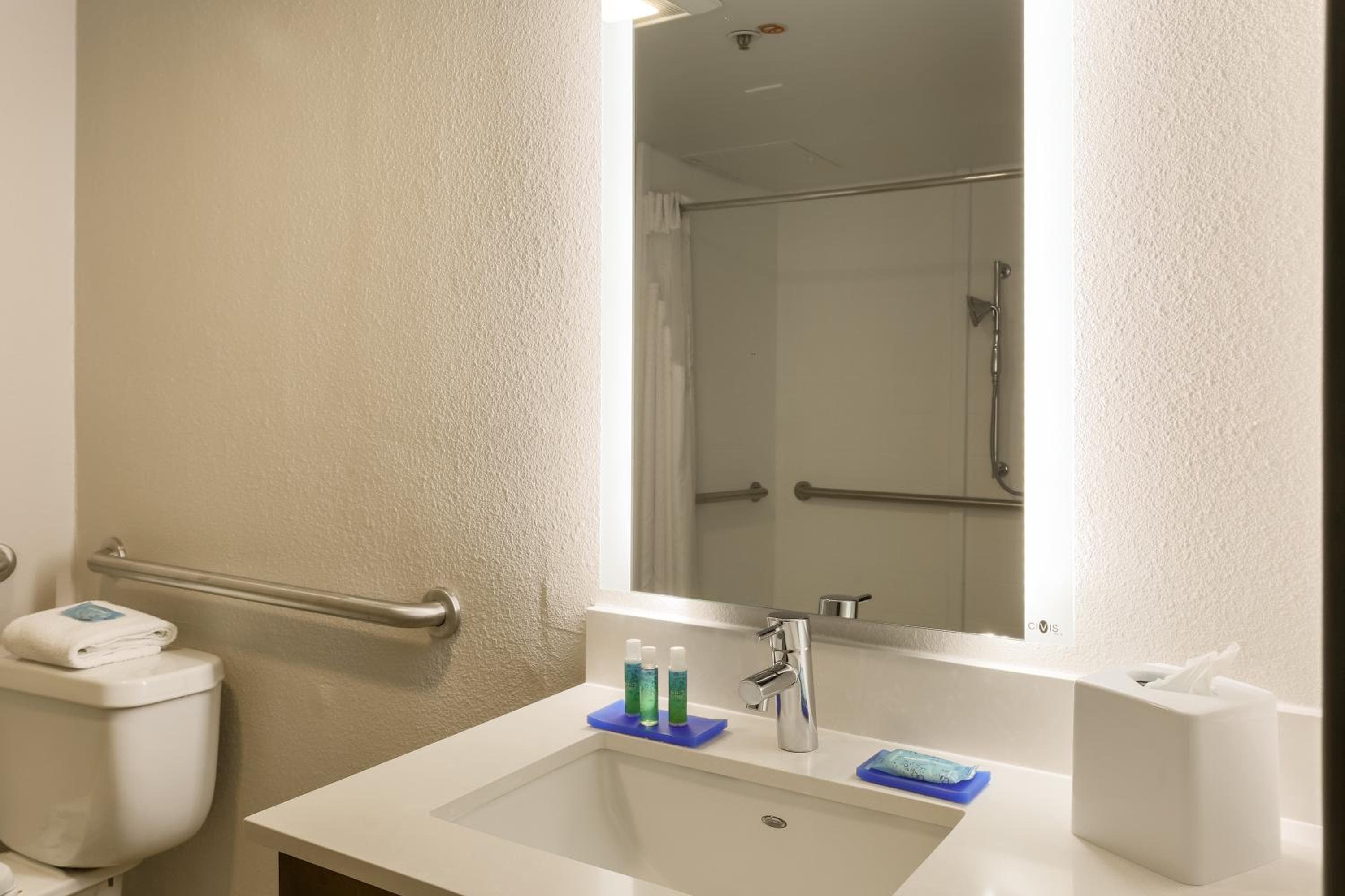 Holiday Inn Express Milwaukee - West Medical Center by IHG