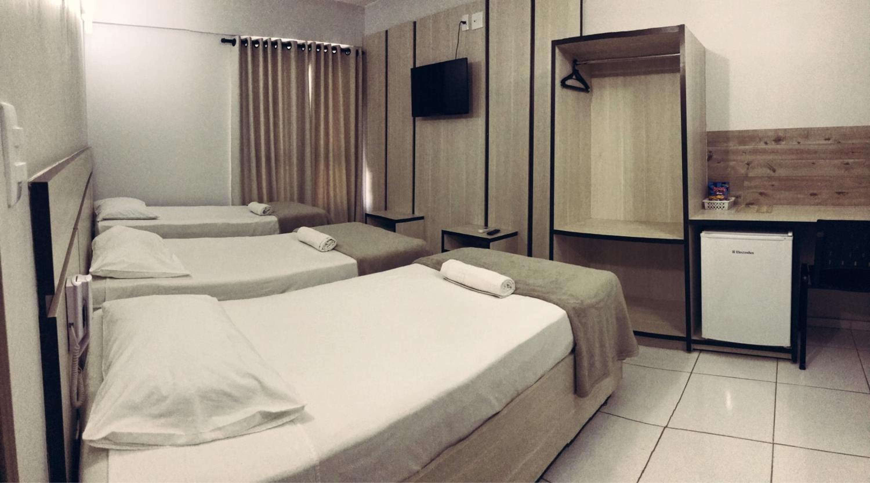 HOTEL VINTE UM