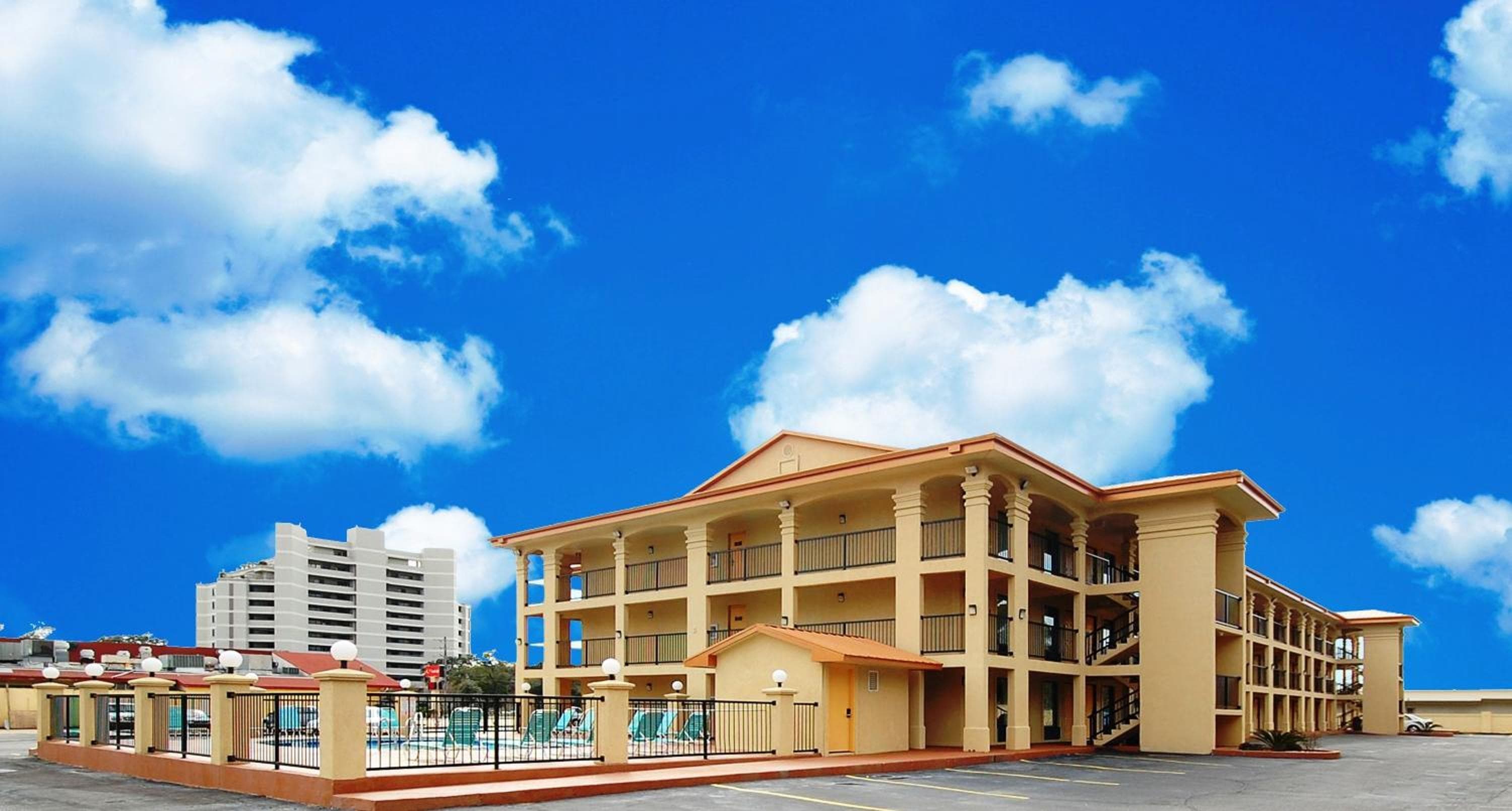 Fairway Inn