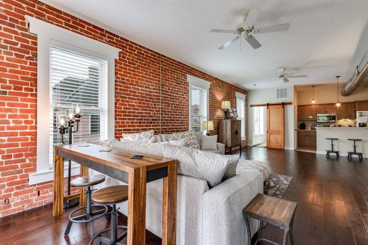 JBH 115 W 2nd Apt #3