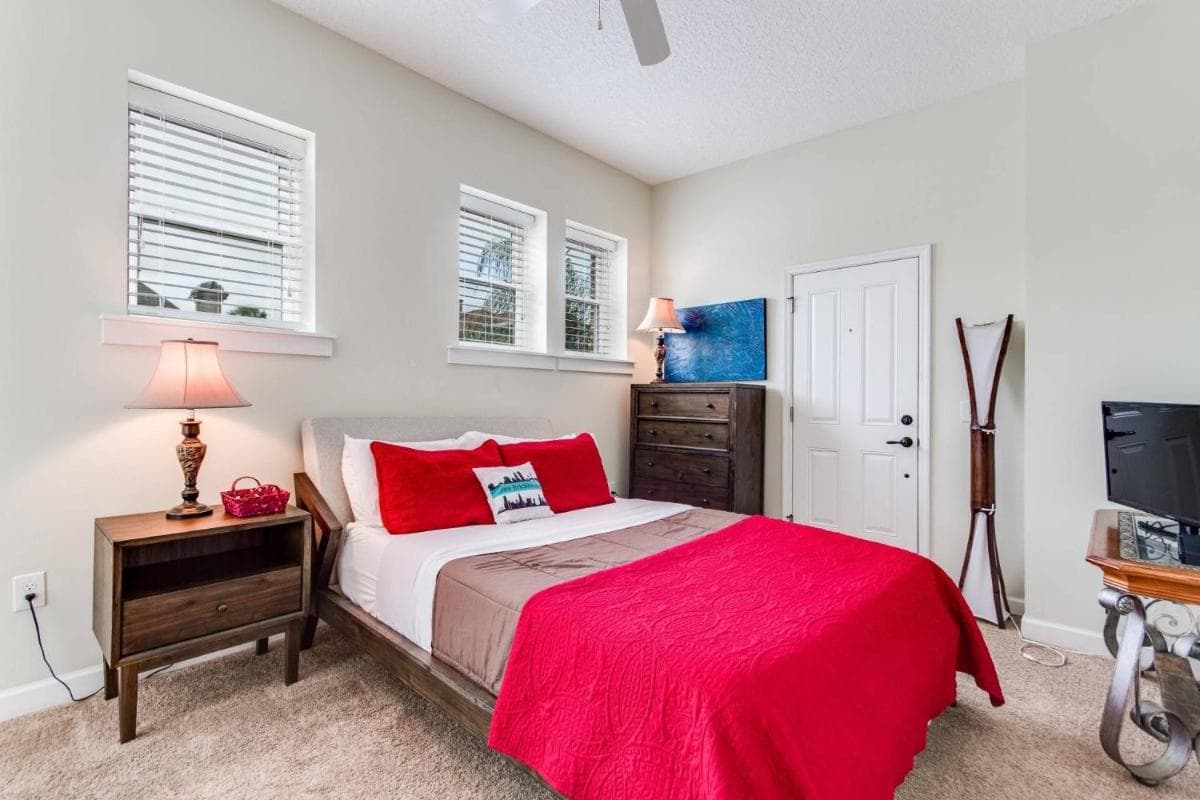 JBH 115 W 2nd Apt #3