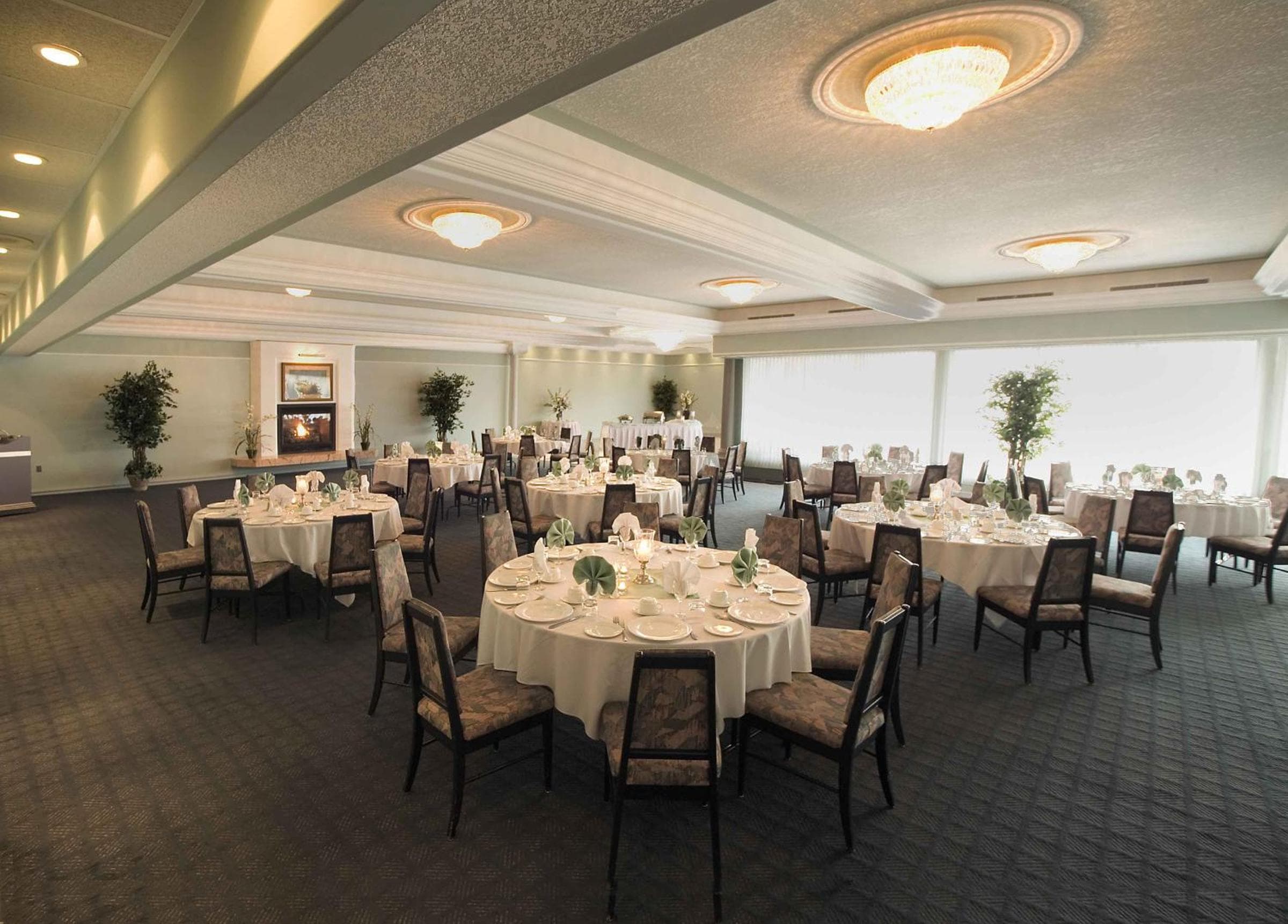 Chateau Louis Hotel & Conference Centre