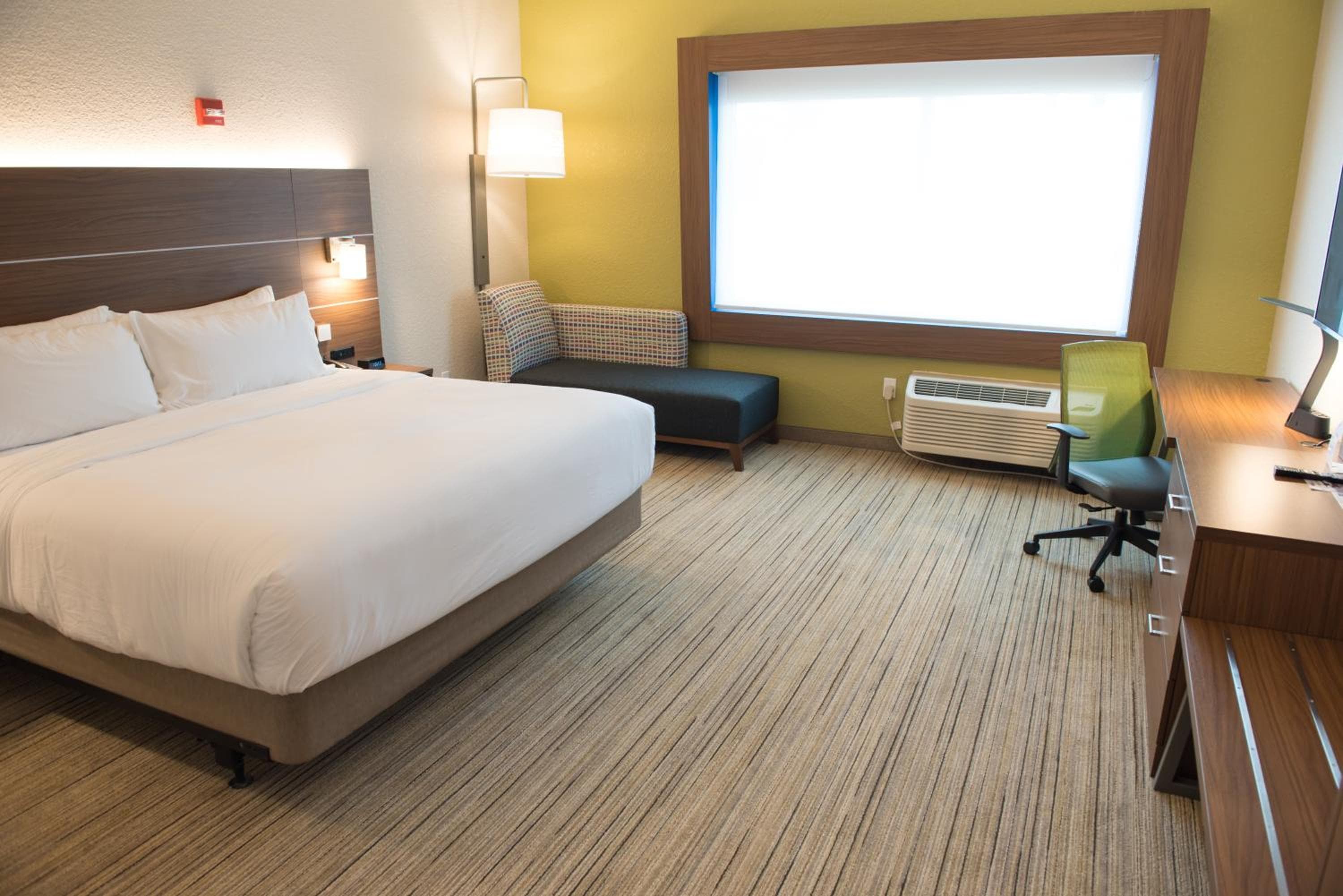 Holiday Inn Express & Suites - Louisville N - Jeffersonville by IHG