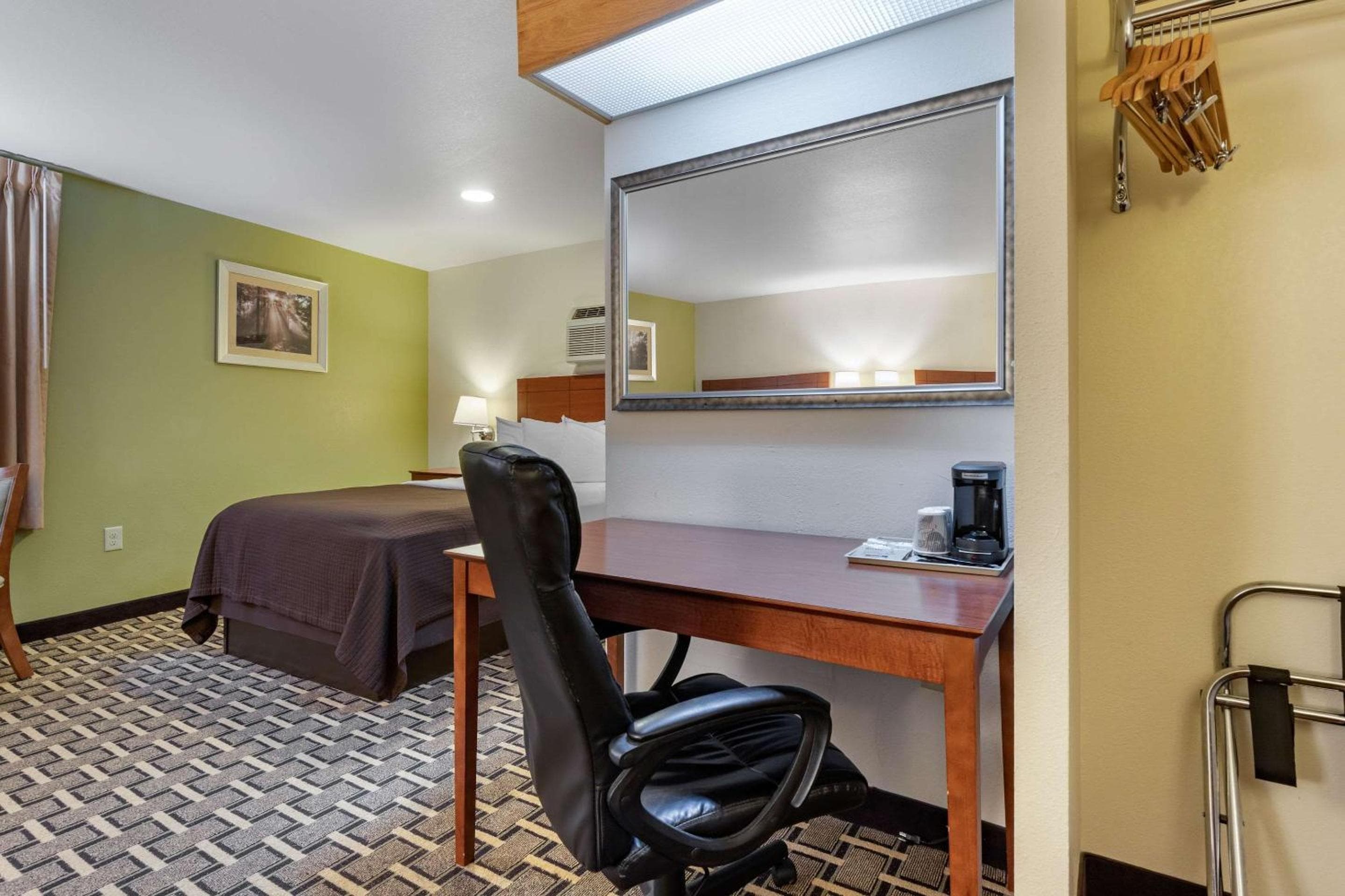 Econo Lodge Cherokee Near Island Park