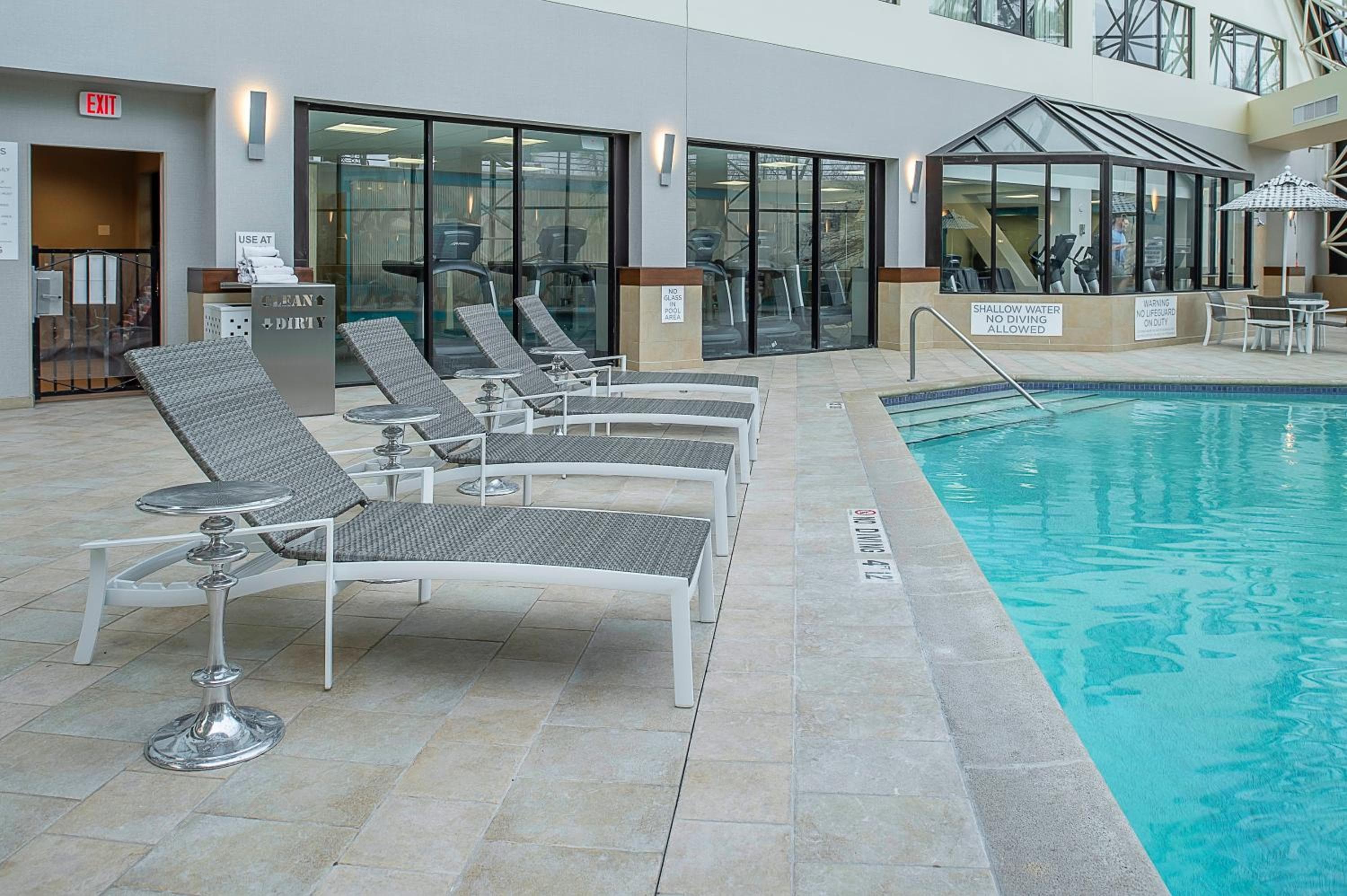 Crowne Plaza Hotel St. Louis Airport by IHG