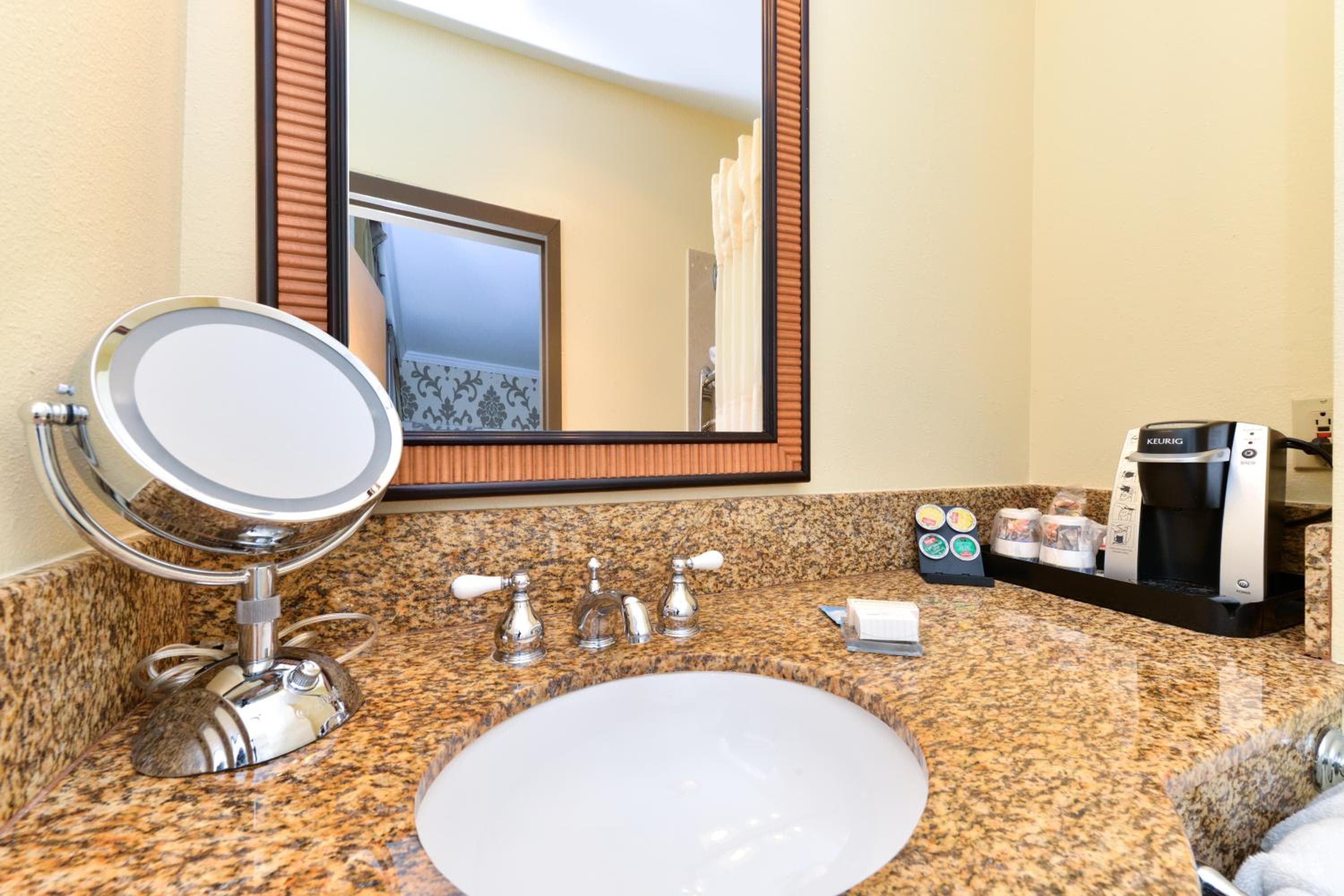 St Charles Inn, Superior Hotel