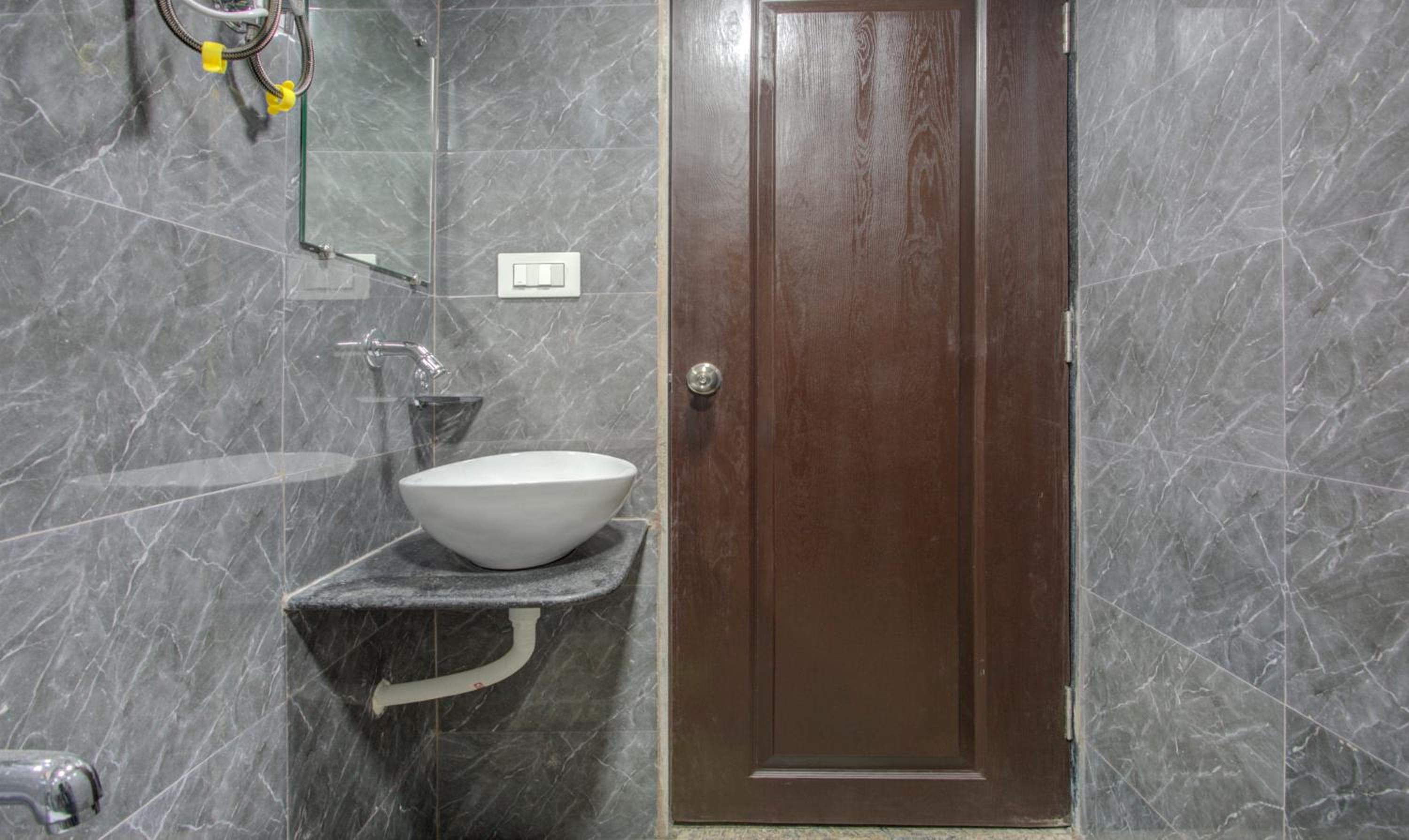 Itsy Hotels Kings Inn Vashi