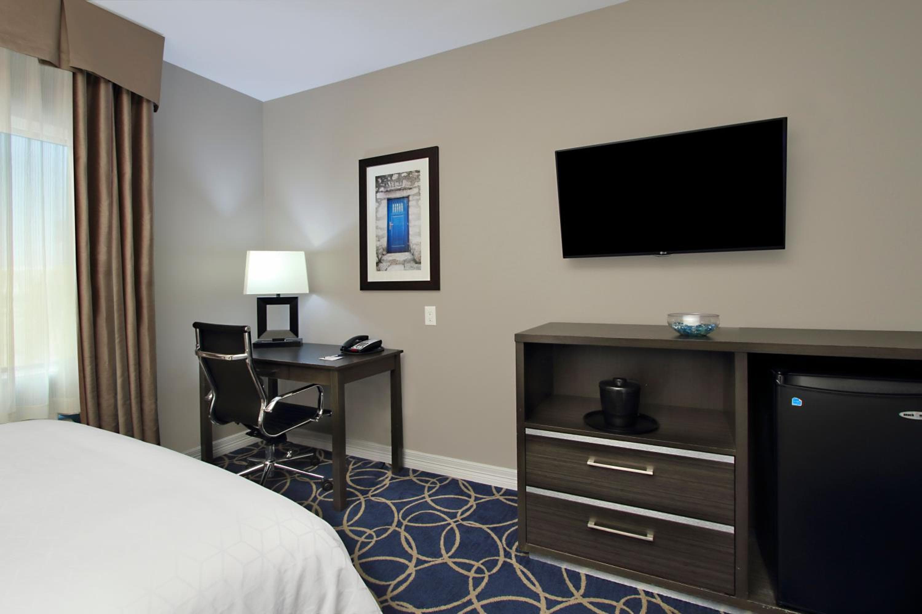 Holiday Inn Express and Suites Houston North - IAH Area by IHG