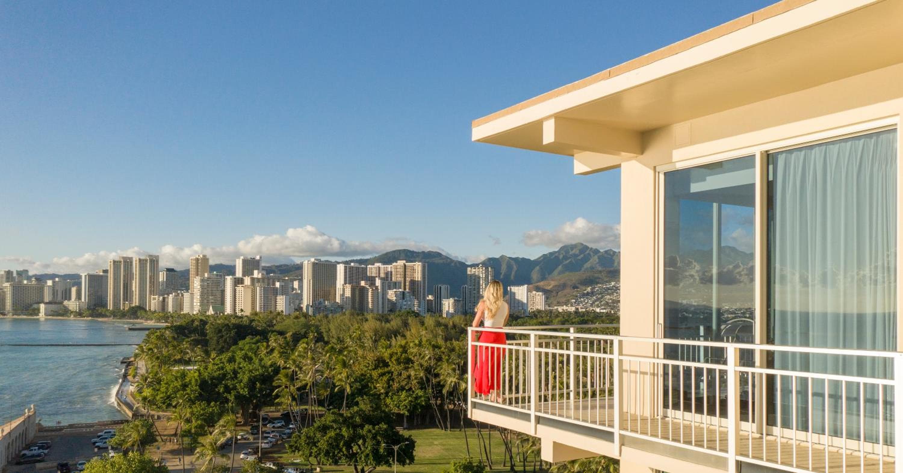 Kaimana Beach Hotel
