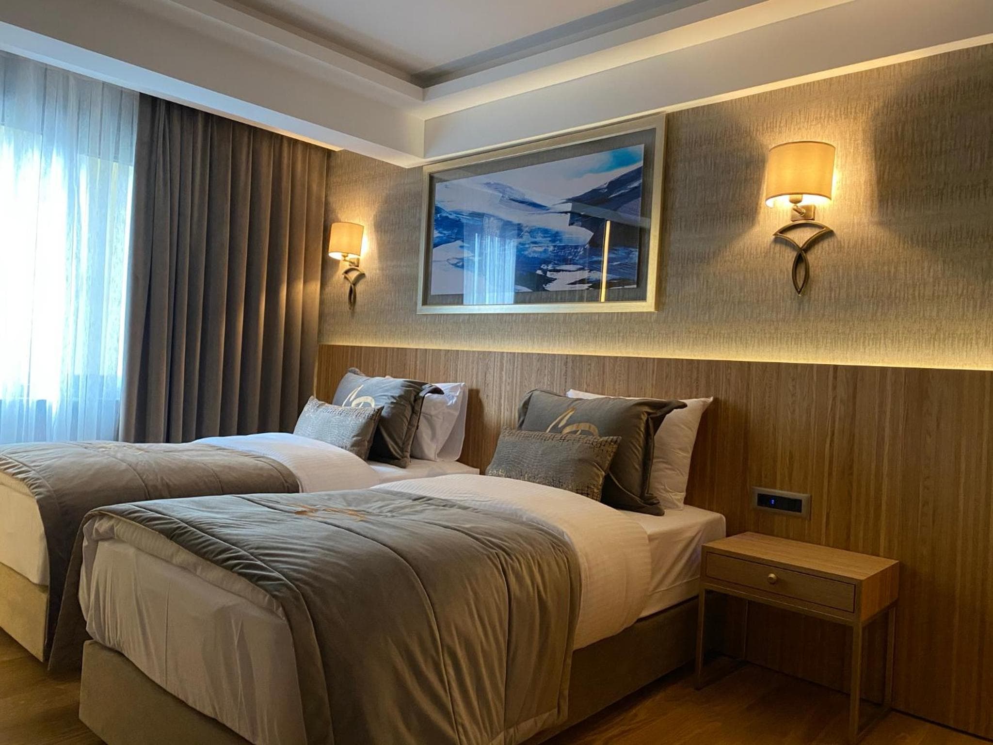 Lady Diana Hotel