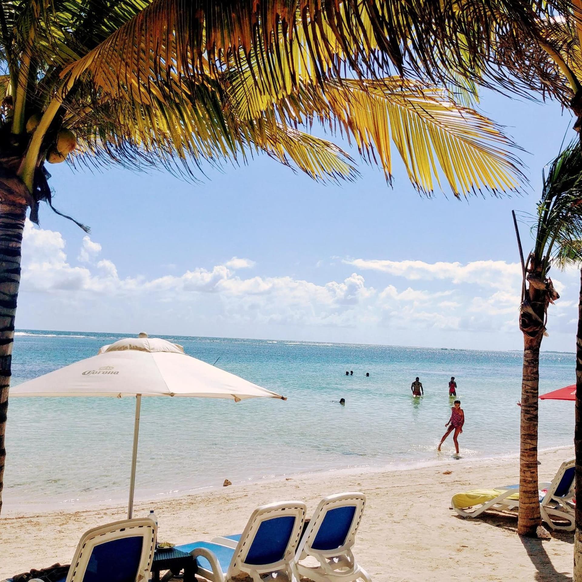 El Fuerte Beach Apartments