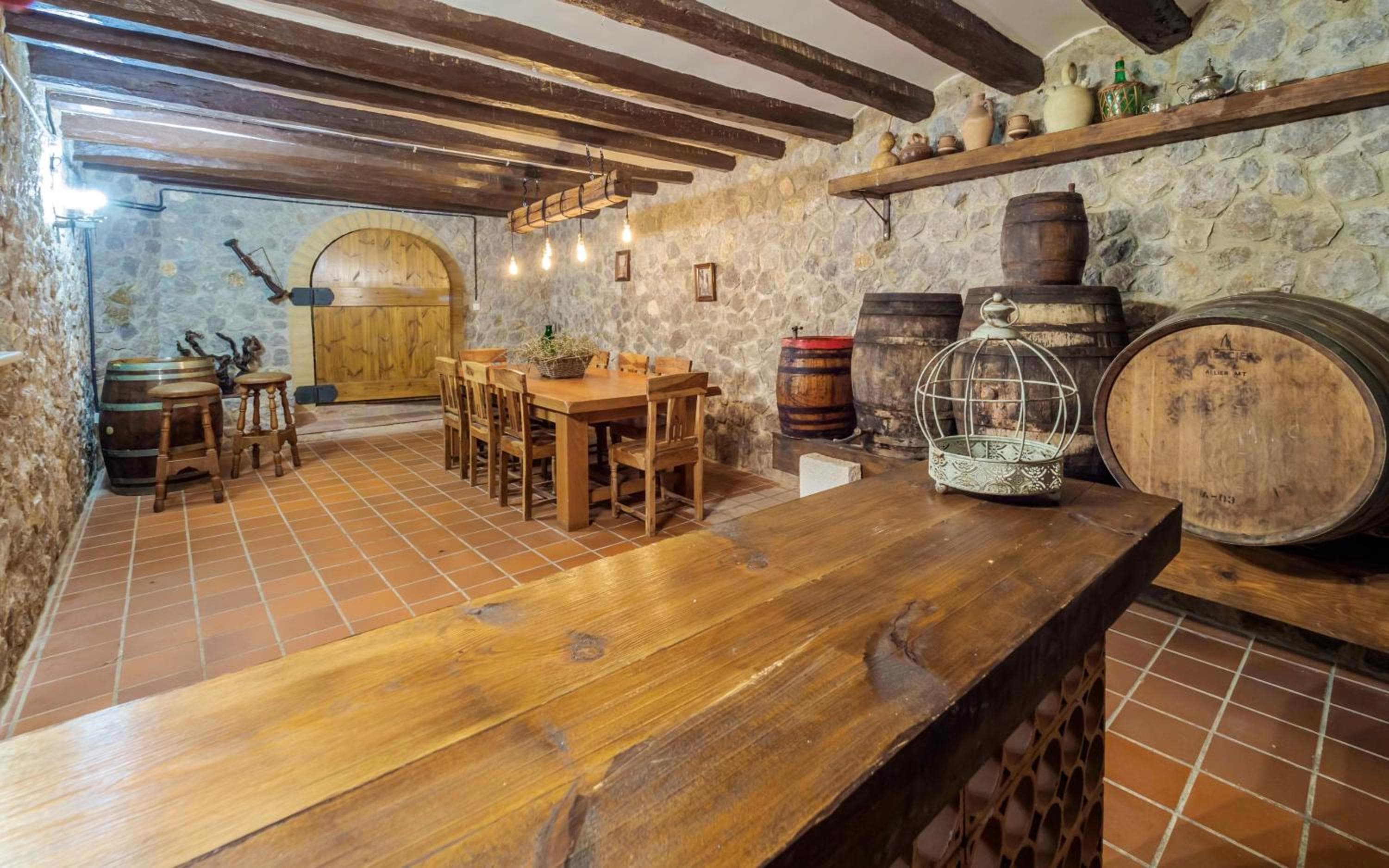 Spacious villa in Can Trabal with private pool and jacuzzi 980 m²