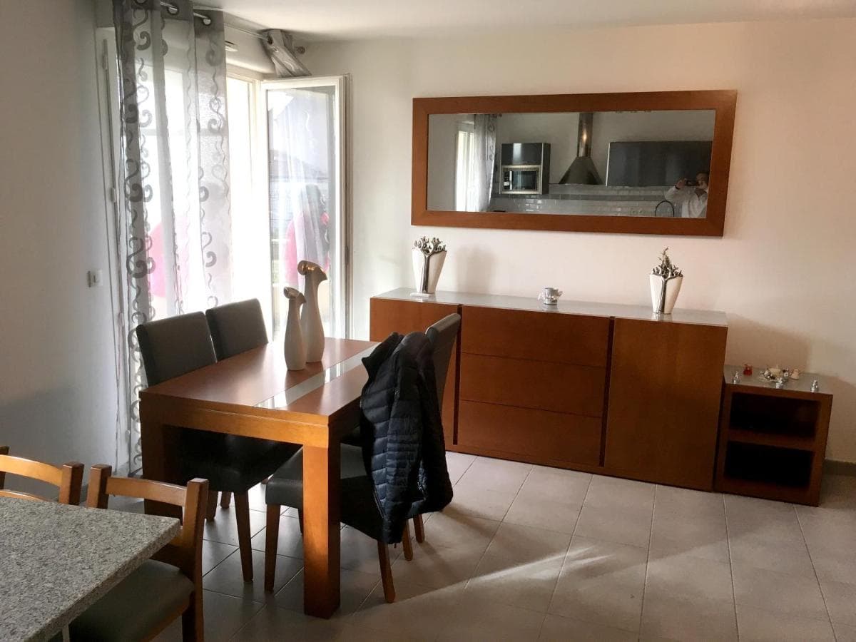 Appartement de 2 chambres avec terrasse et wifi a Bagnolet