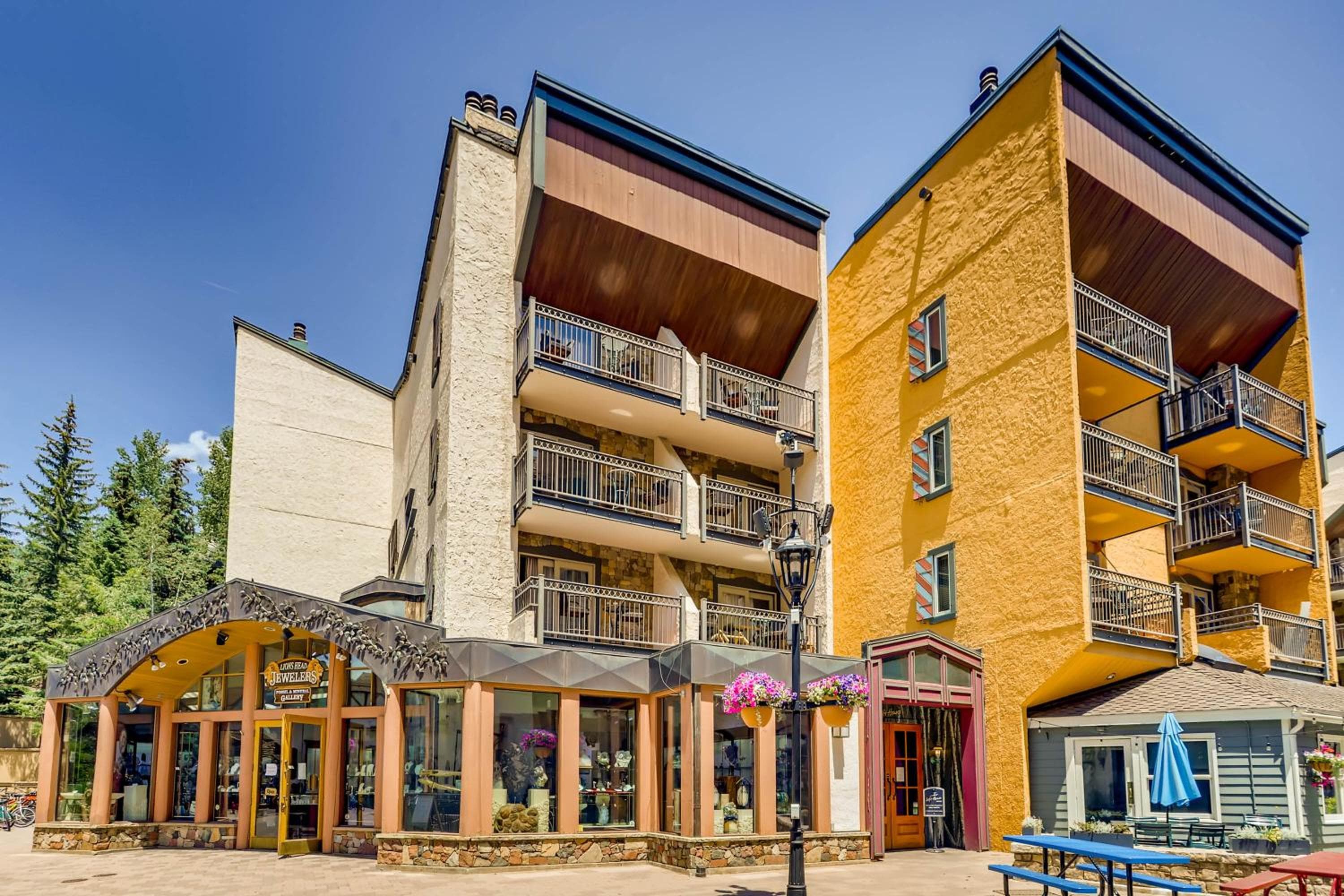 Lift House Lodge, Pet Friendly Studio Condo