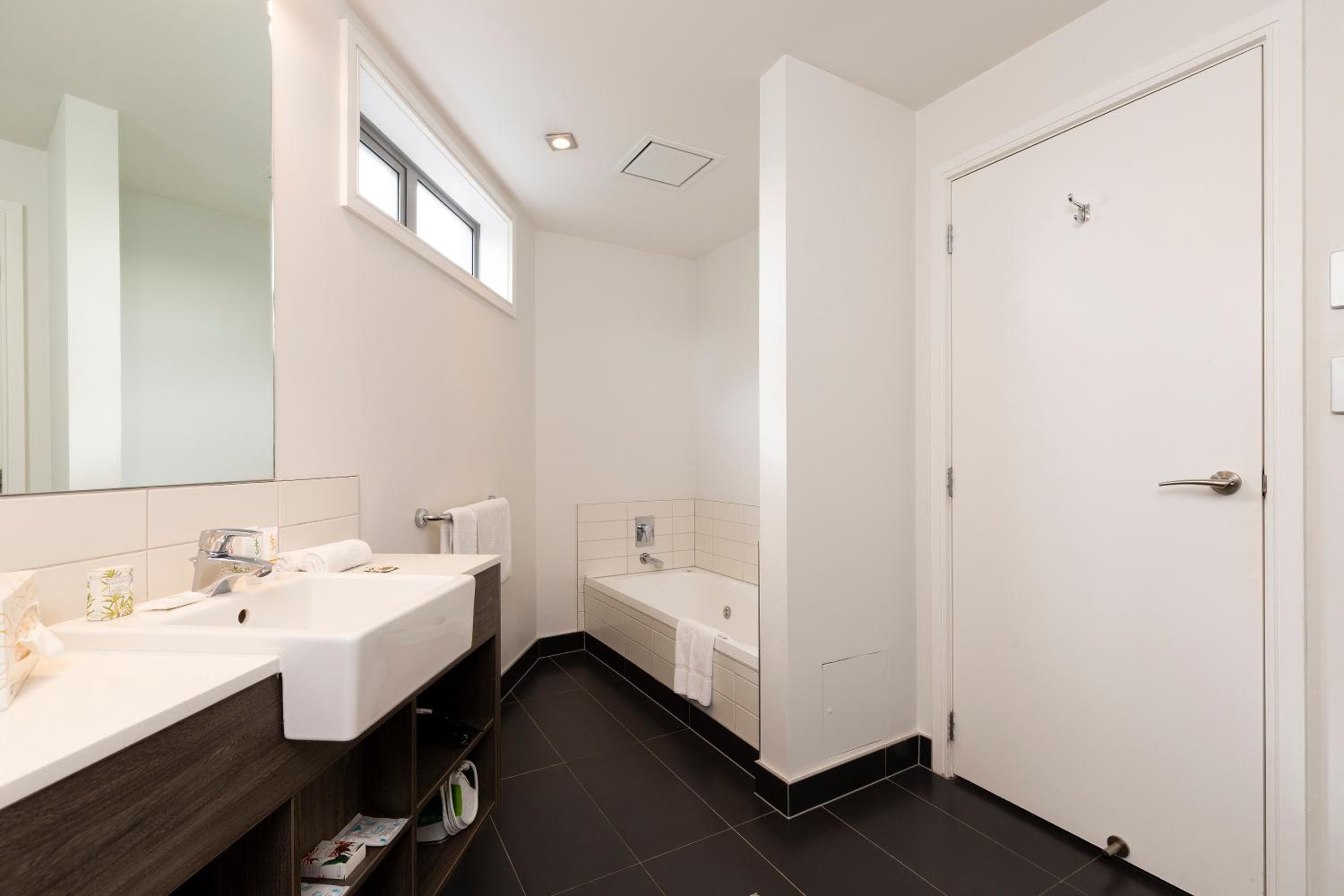 Oaks Auckland Hotel