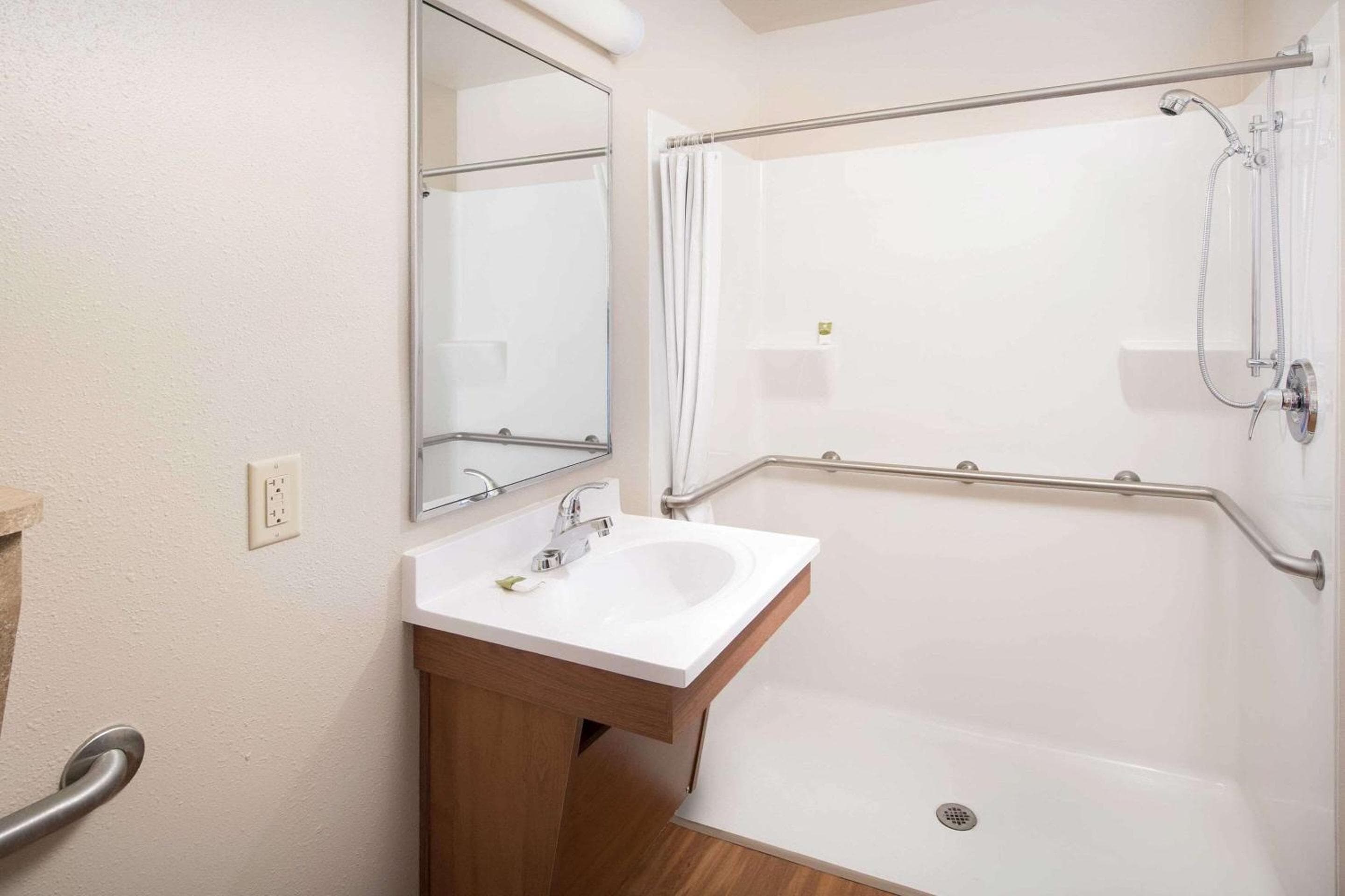 WoodSpring Suites Columbus NE I-270 Airport