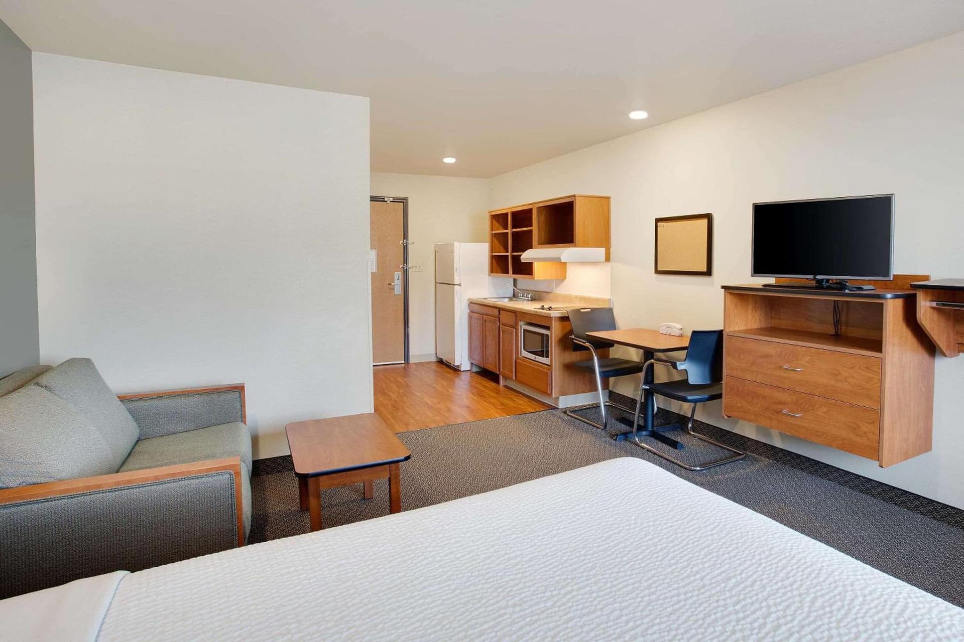 WoodSpring Suites Columbus North I-270