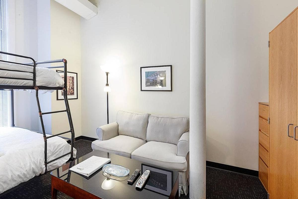 Studio Ready 4 Students & Traveling Professionals! 310