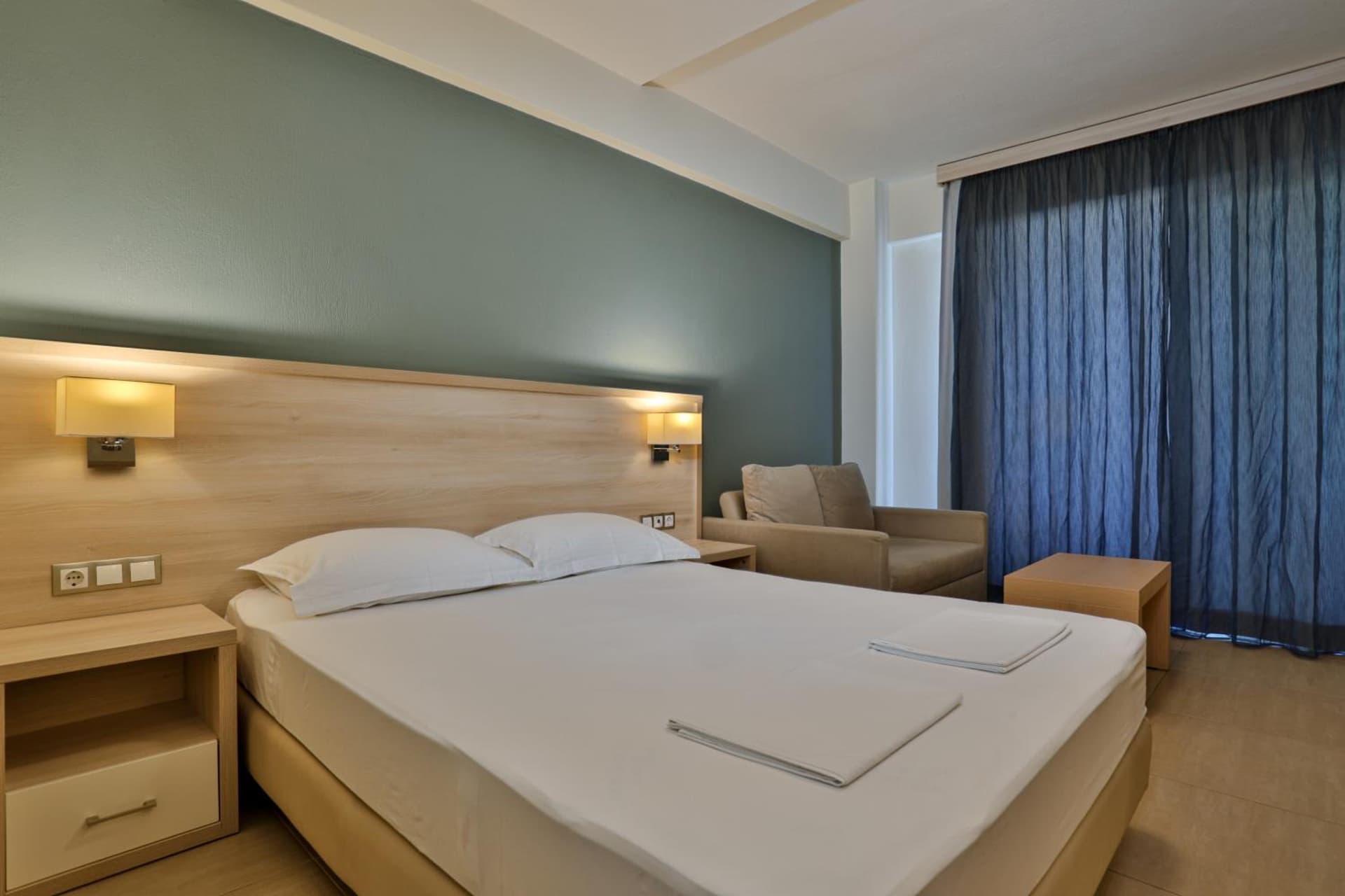 Alarzo Rooms