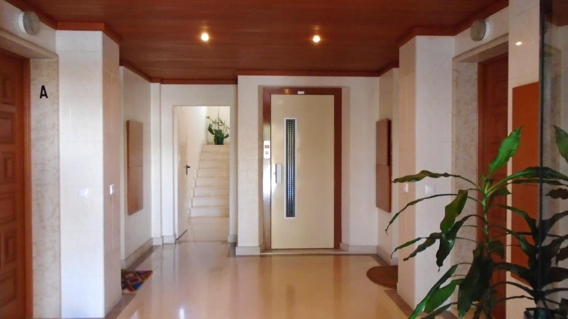 Spacious Apartment in Armação de Pêra with Sea View - 90 m²