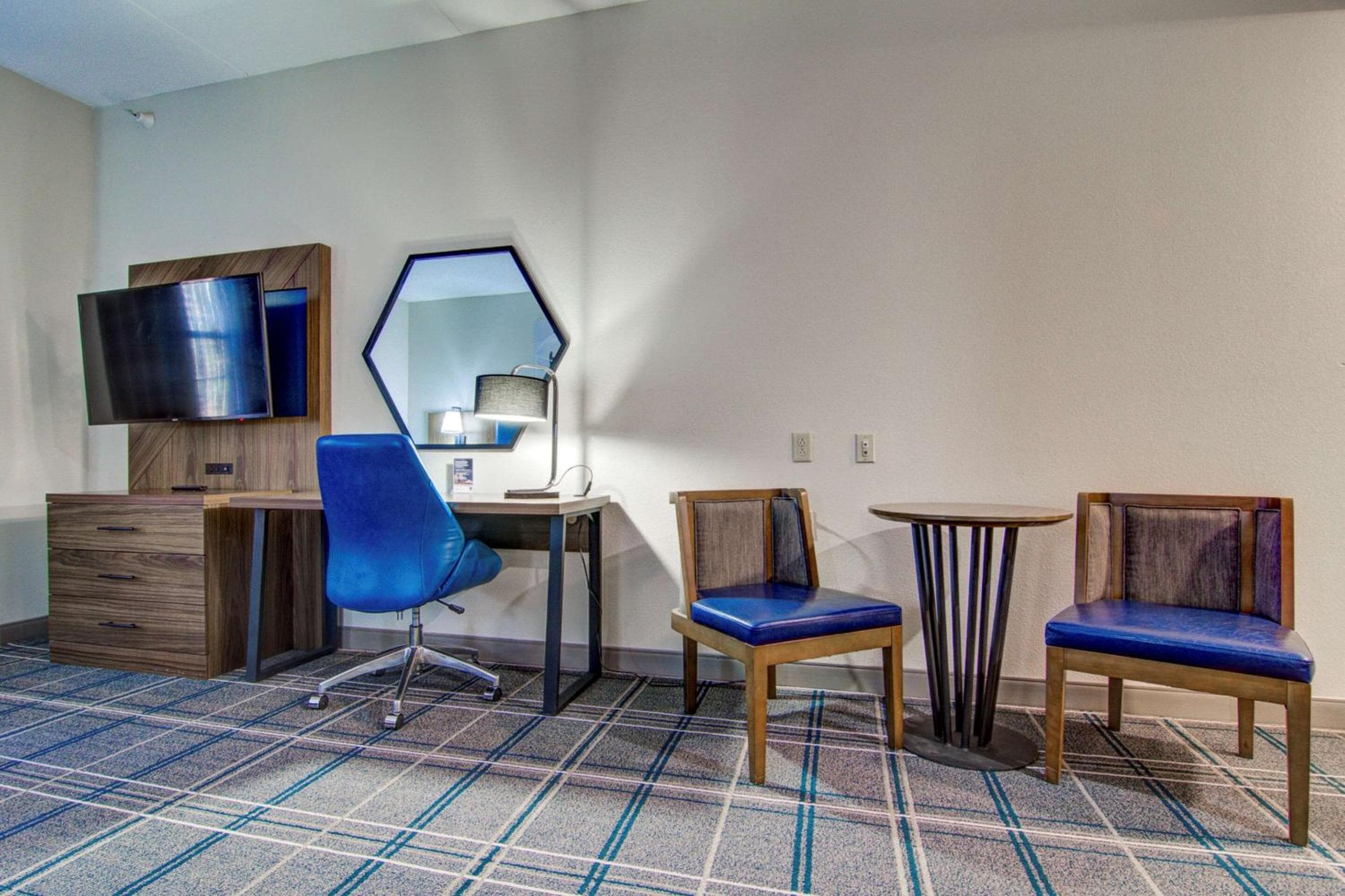 Comfort Suites Newport News Airport