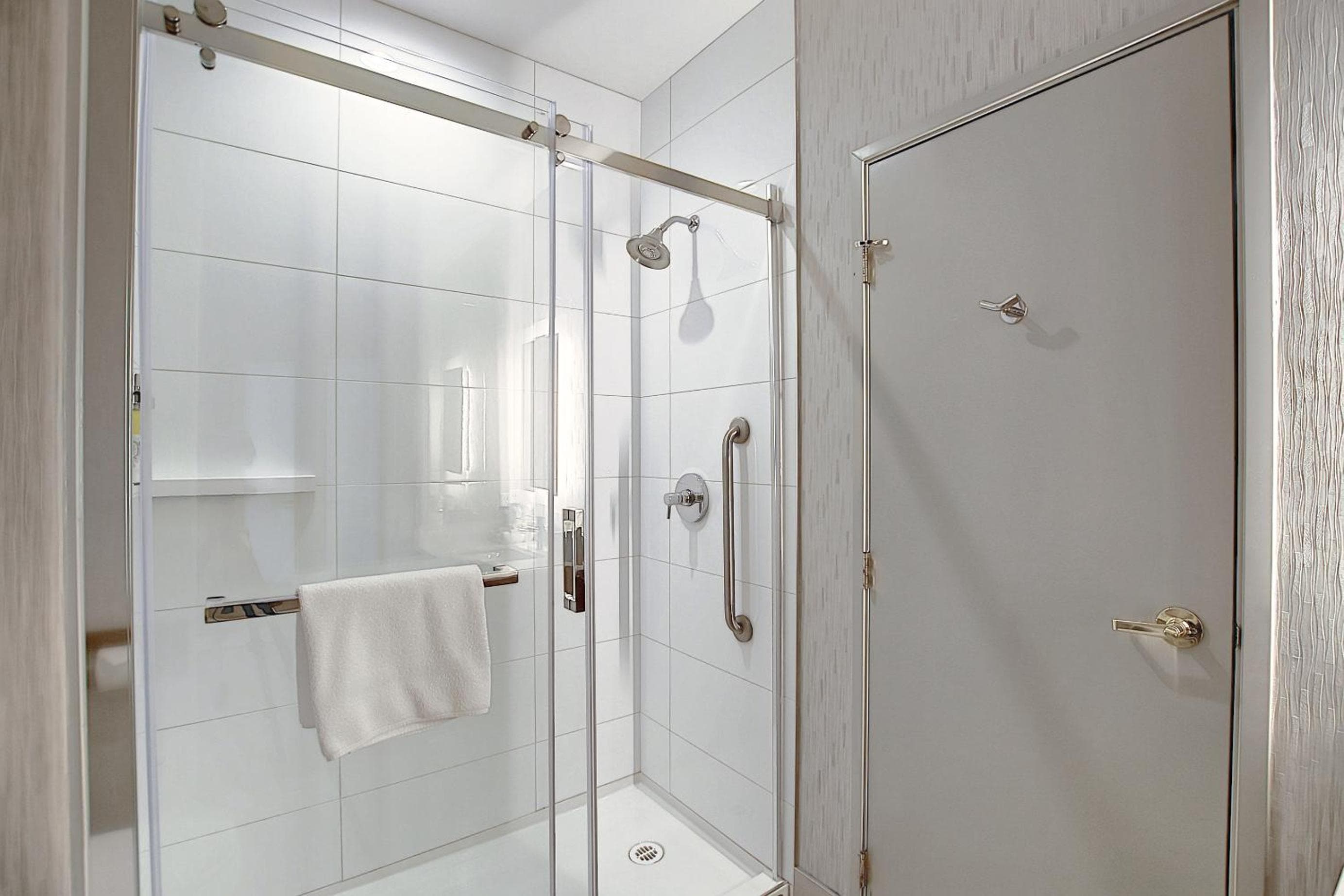 Holiday Inn Express Airport Calgary by IHG