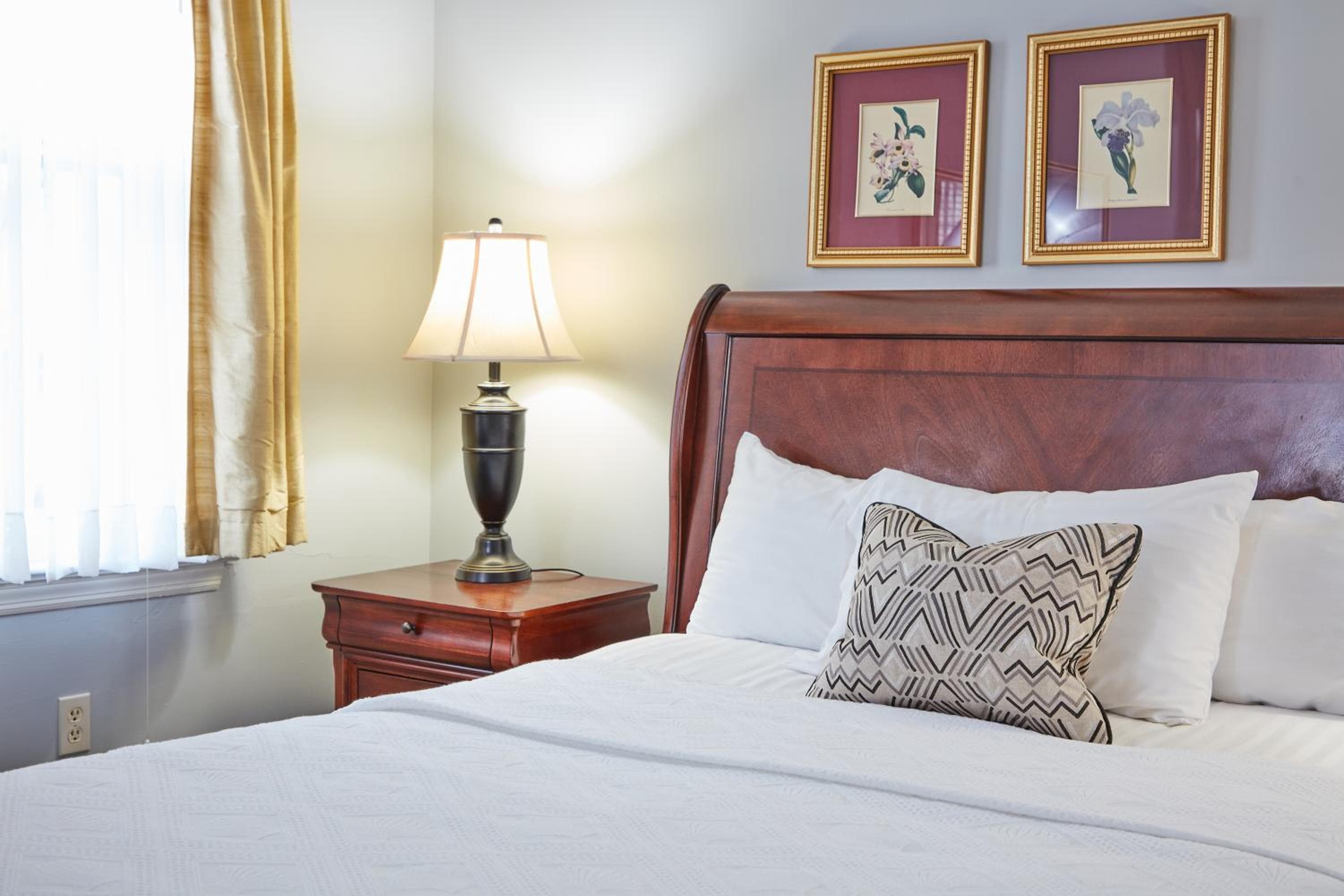 The Inn at Longshore