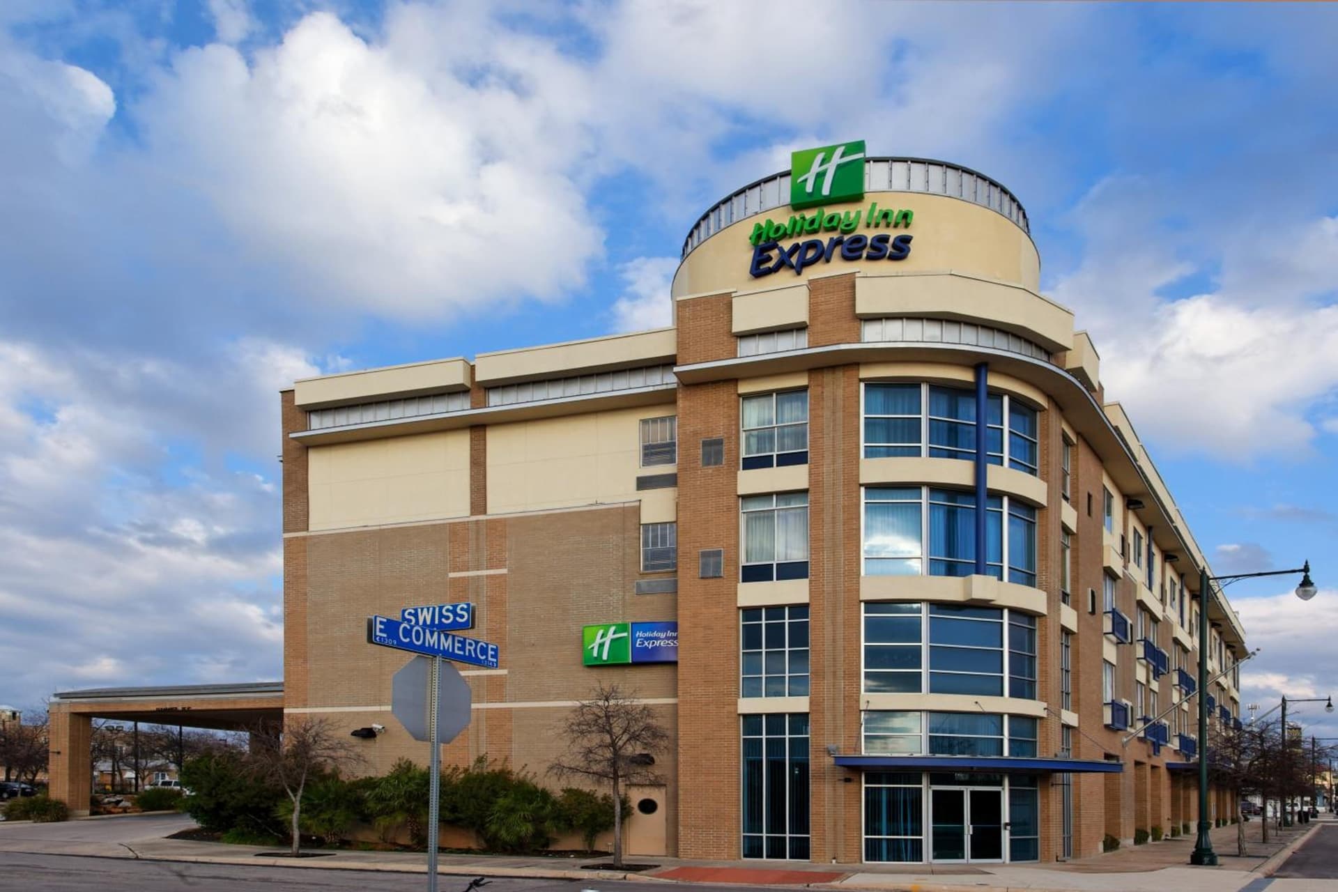 Holiday Inn Express Hotel & Suites San Antonio - Rivercenter Area by IHG