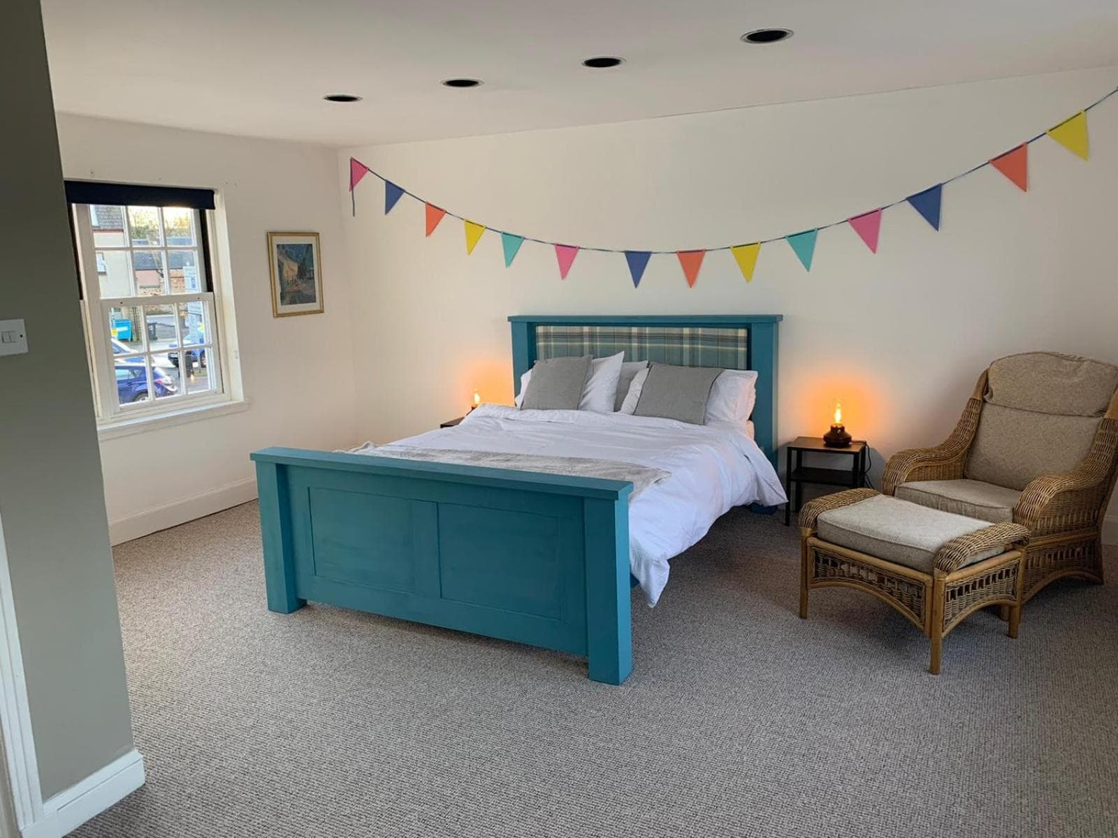 Hill House - Mews Town House, in a quiet private close, in the City Centre of Inverness.