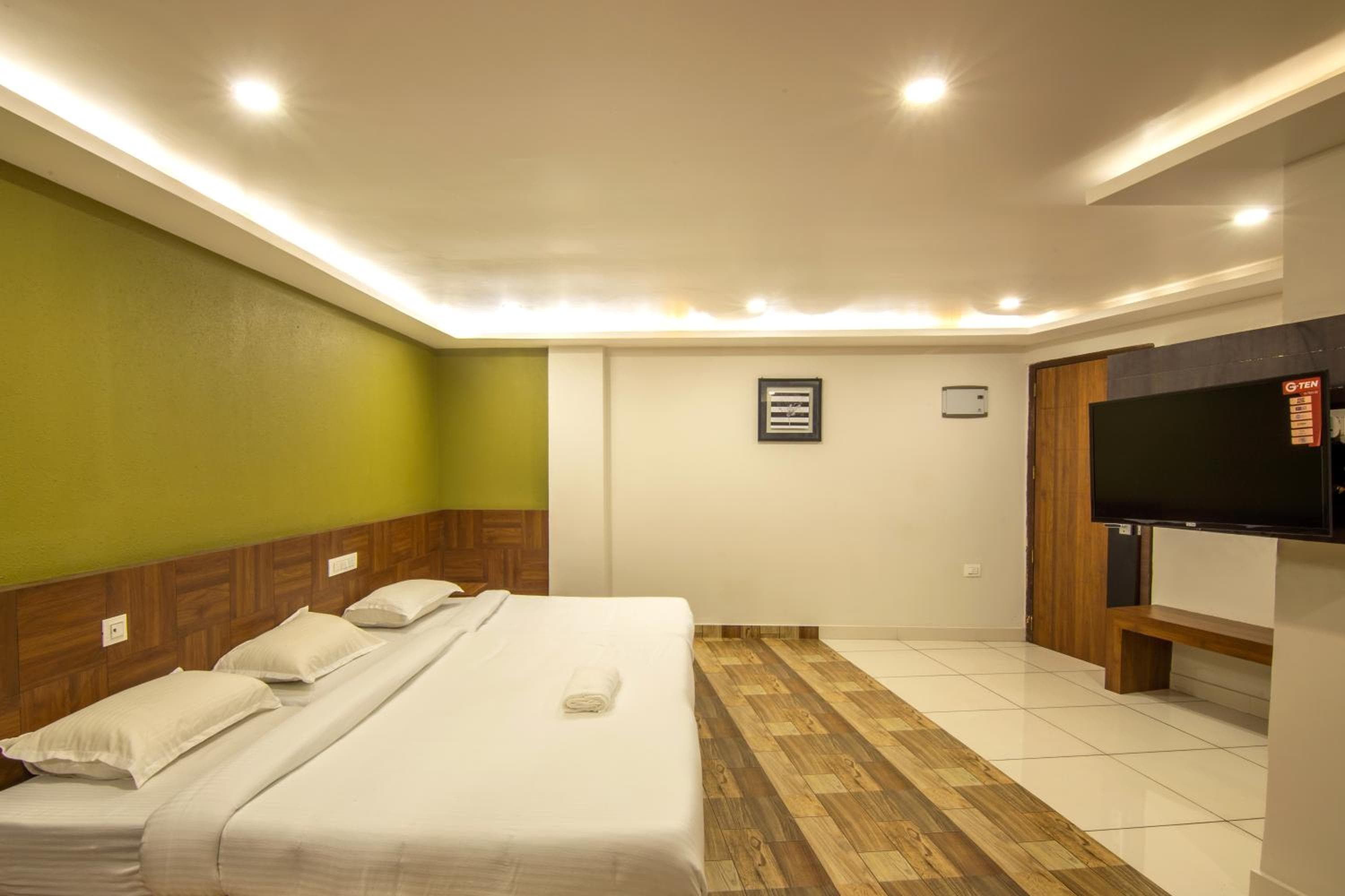 Oaks Residency