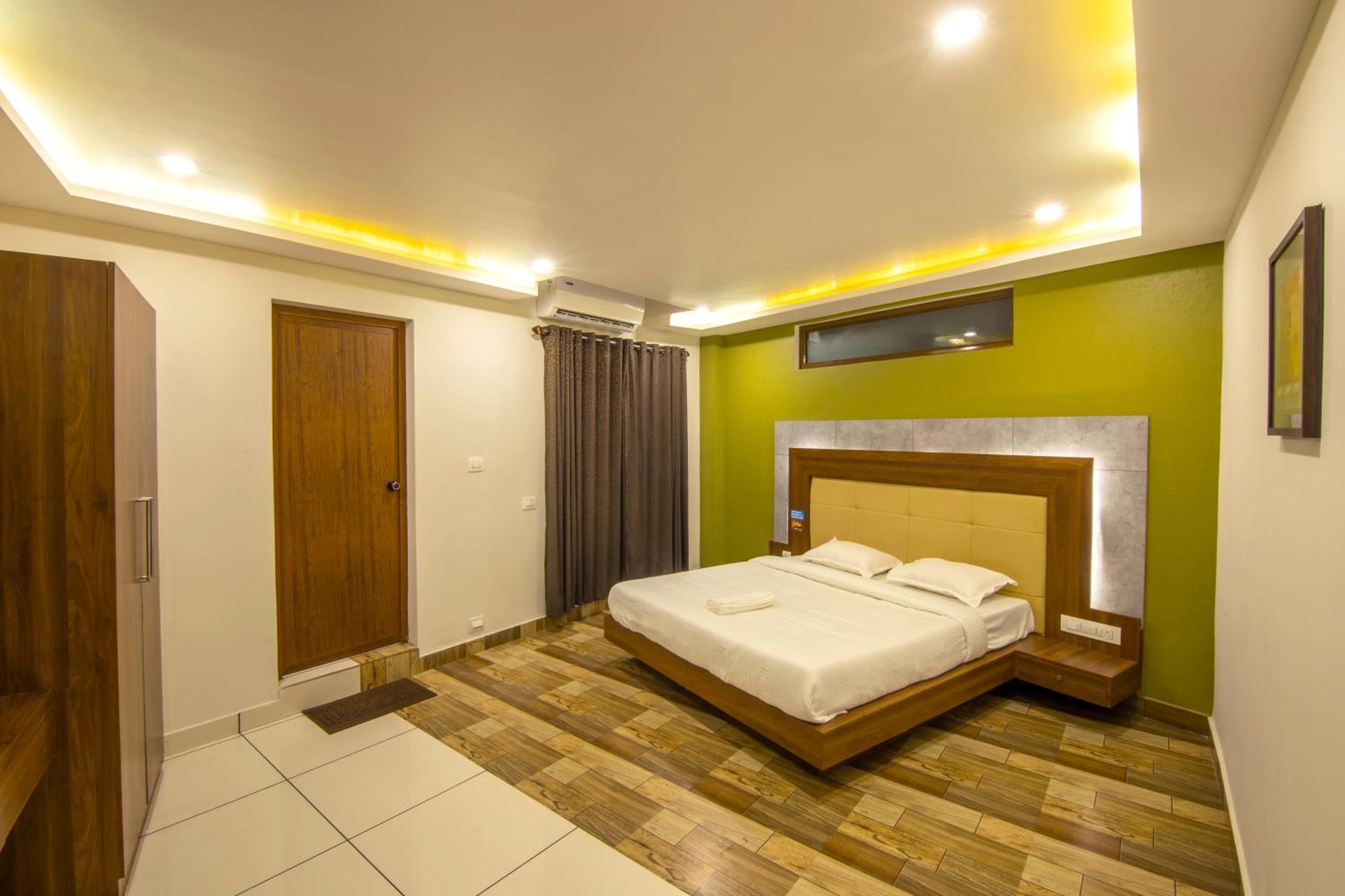 Oaks Residency