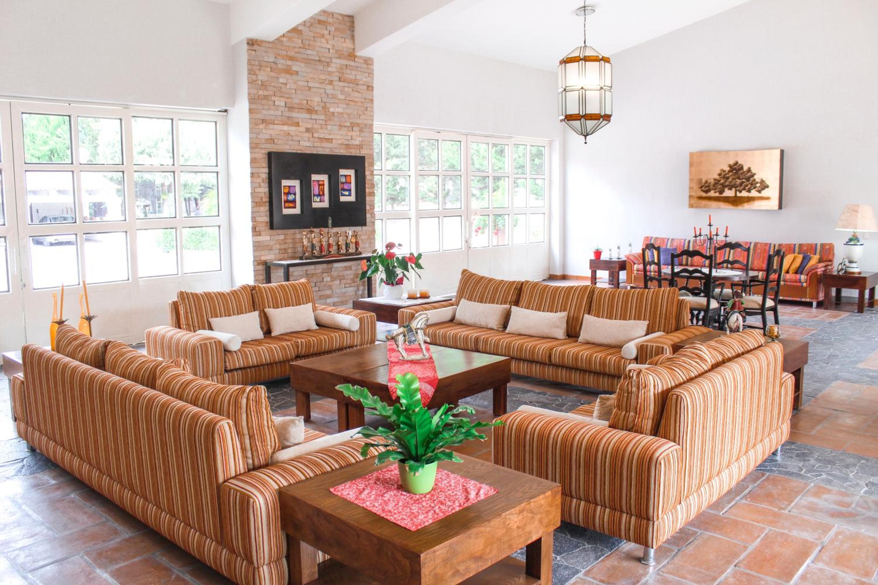 La Capilla Hotel