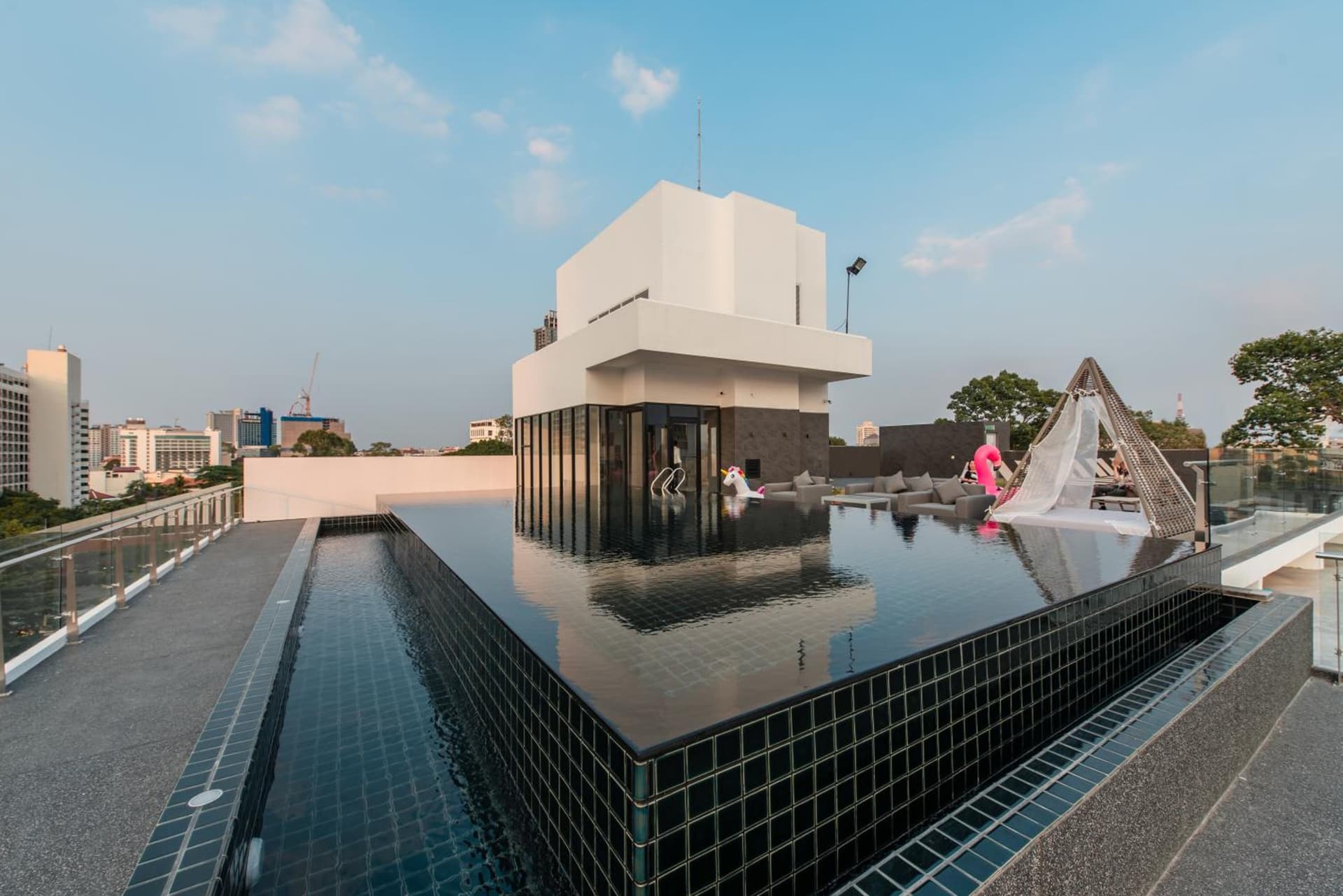 Blackwoods Hotel Pattaya - SHA Extra Plus