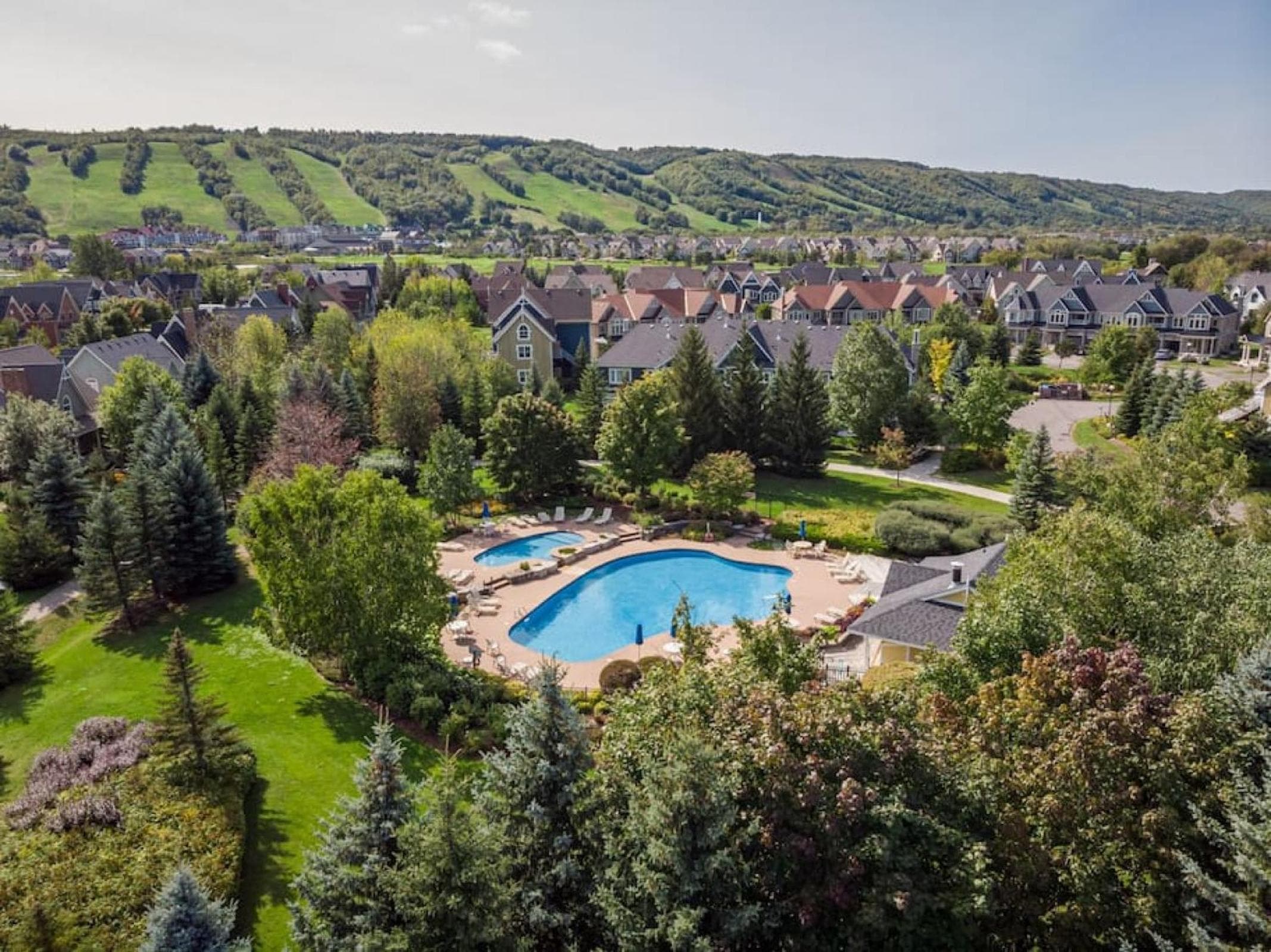 220 Snowbridge w/ Free Shuttle to Village