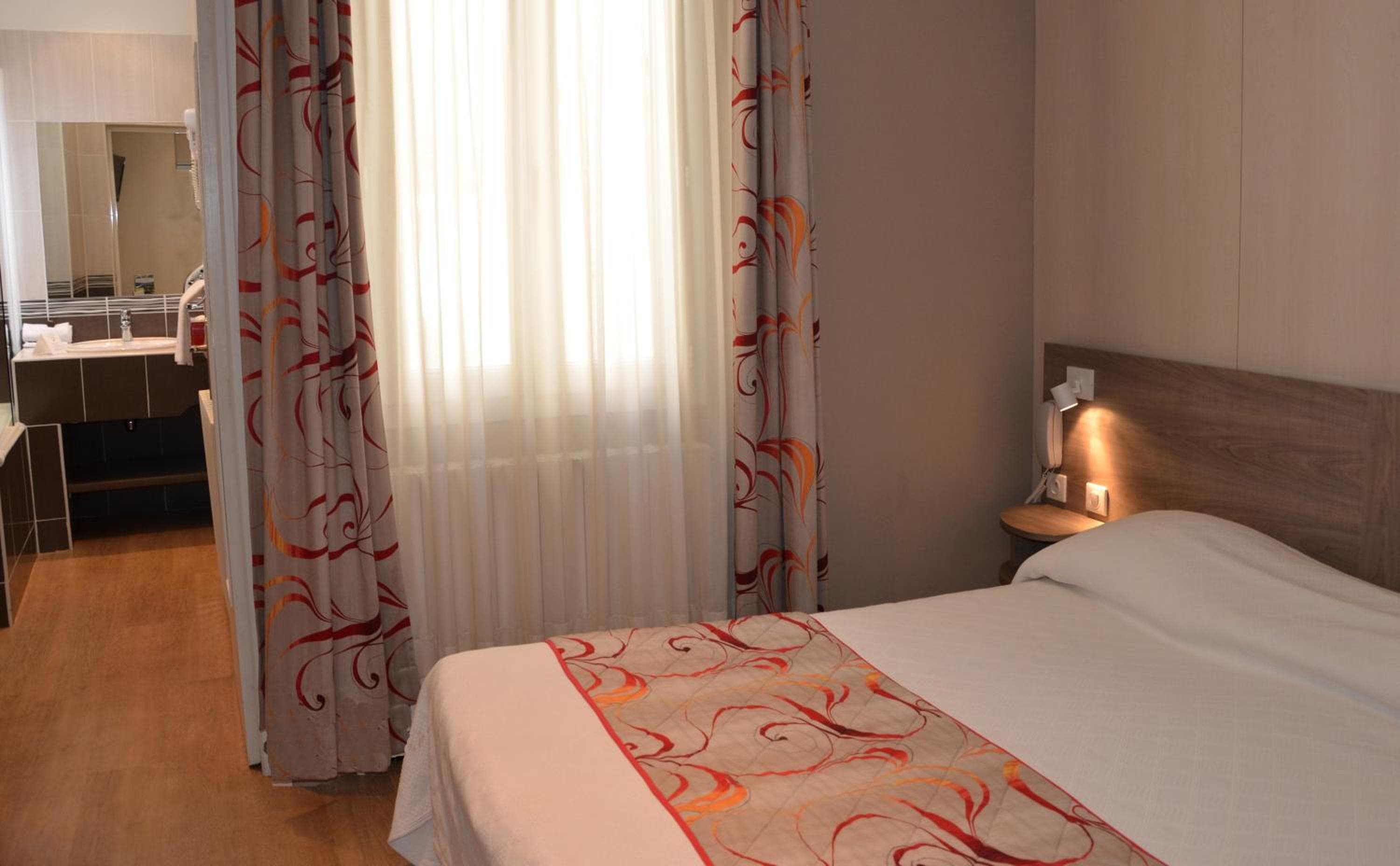 Brit Hotel Confort Le Revest Sainte-Maxime