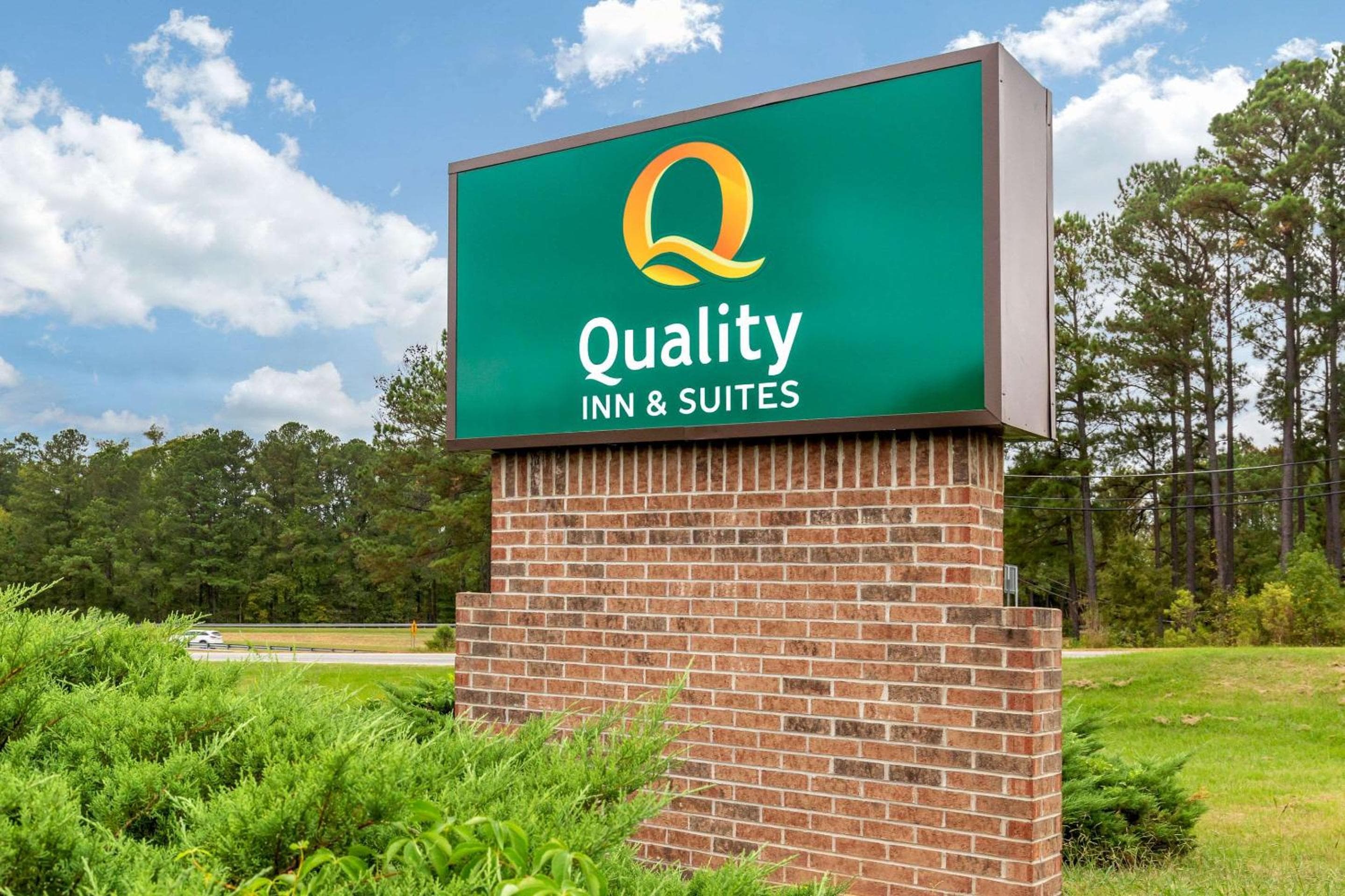 Quality Inn & Suites Apex - Holly Springs NC