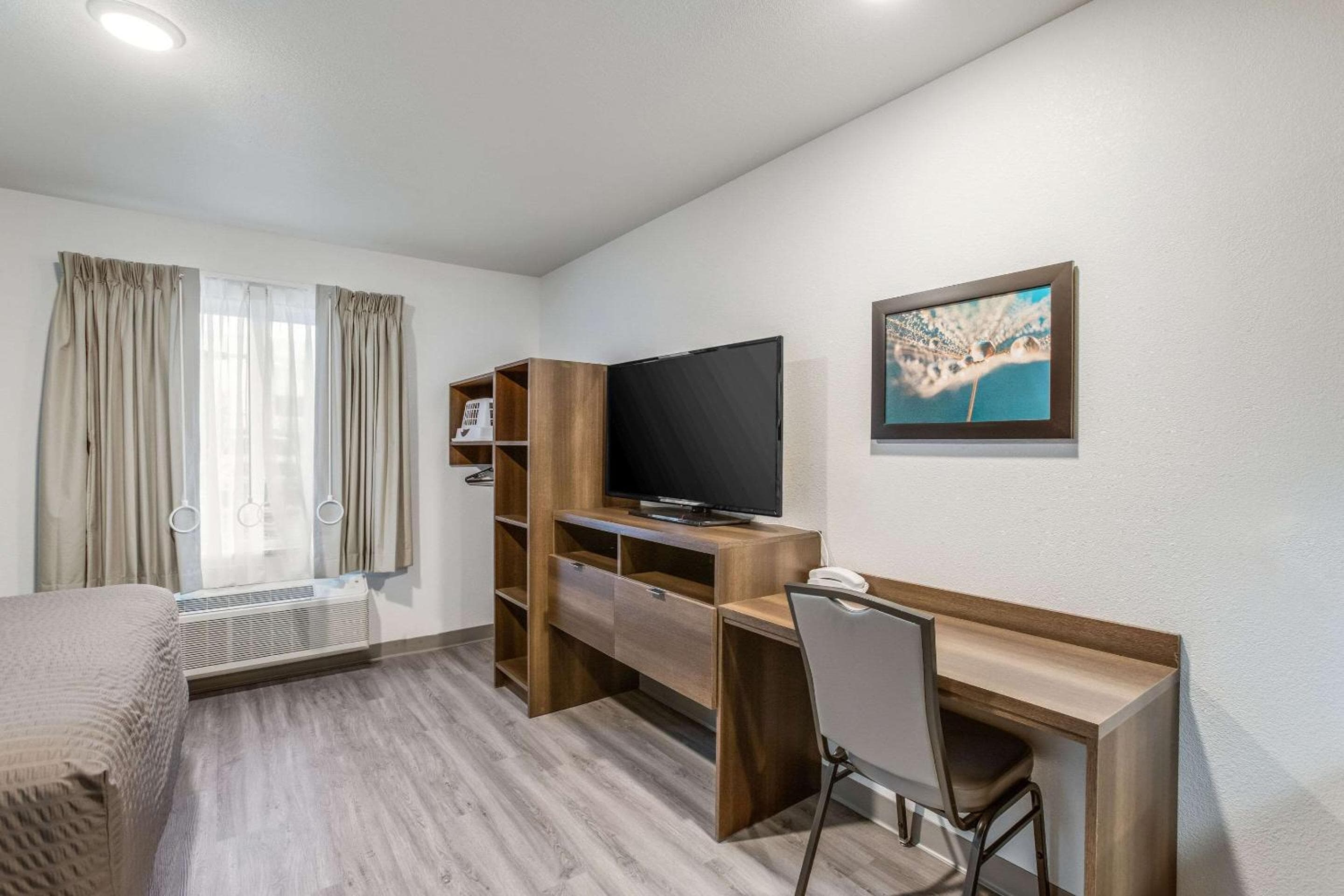 WoodSpring Suites Novi Farmington