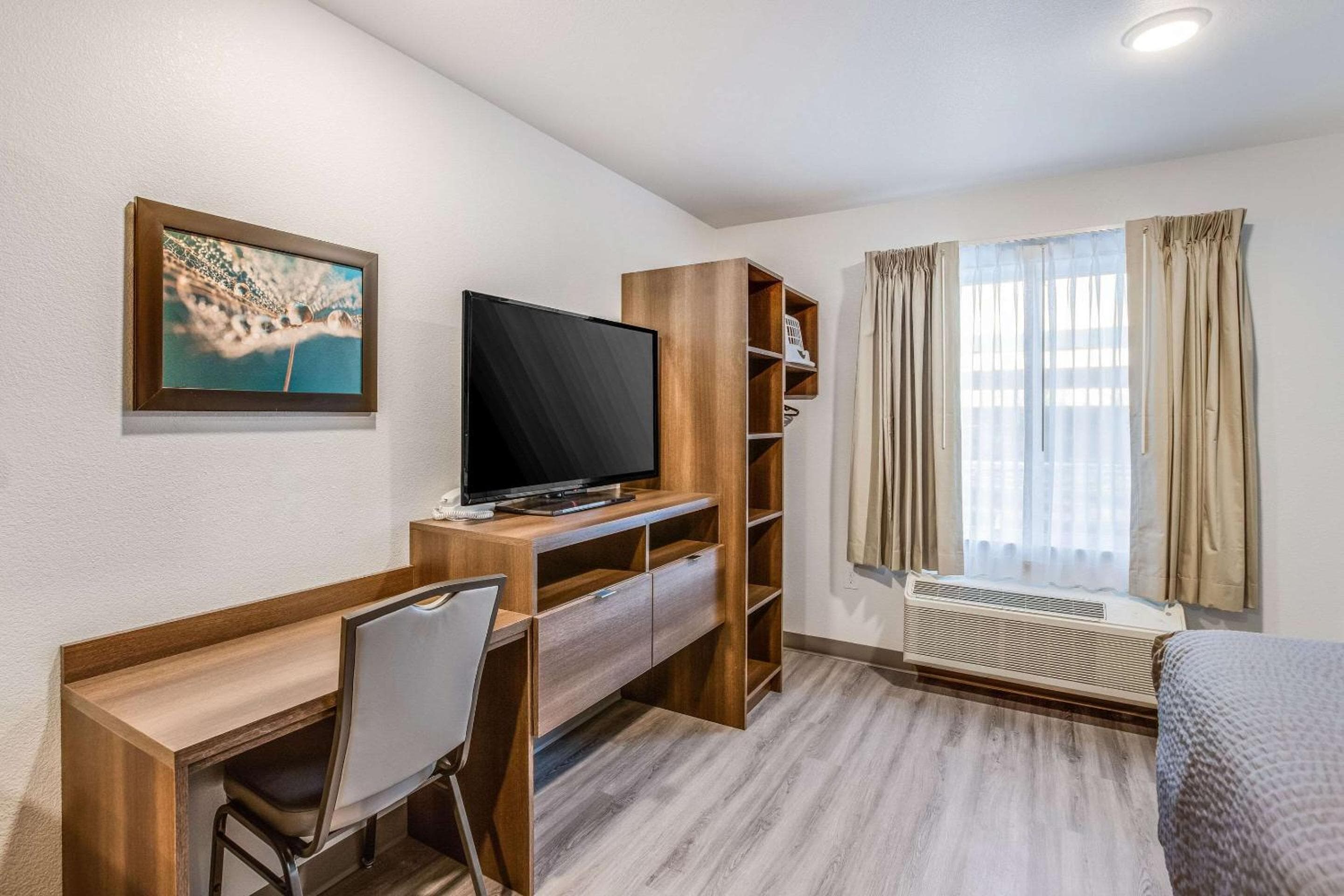 WoodSpring Suites Novi Farmington