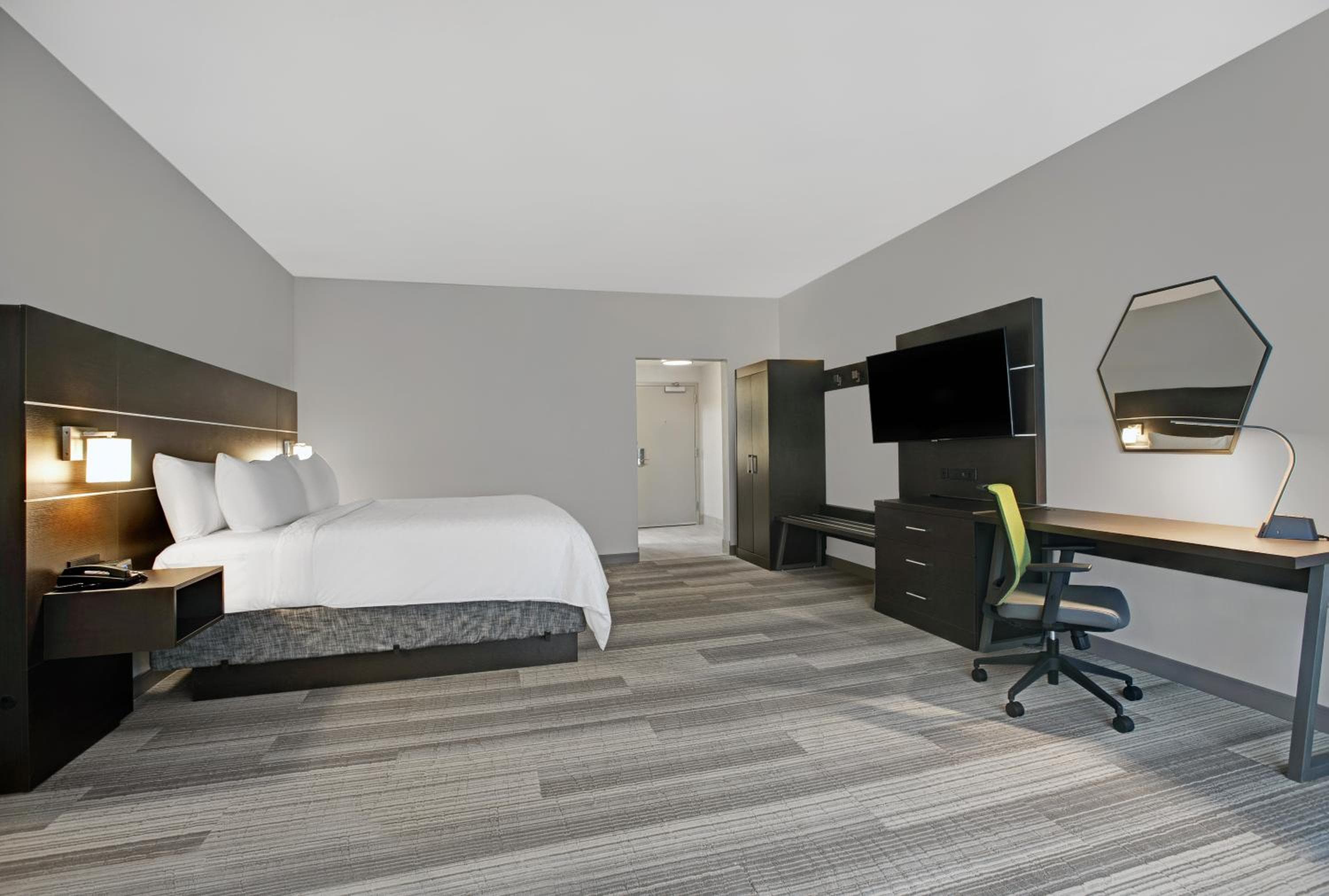 Holiday Inn Express - Milwaukee Downtown by IHG