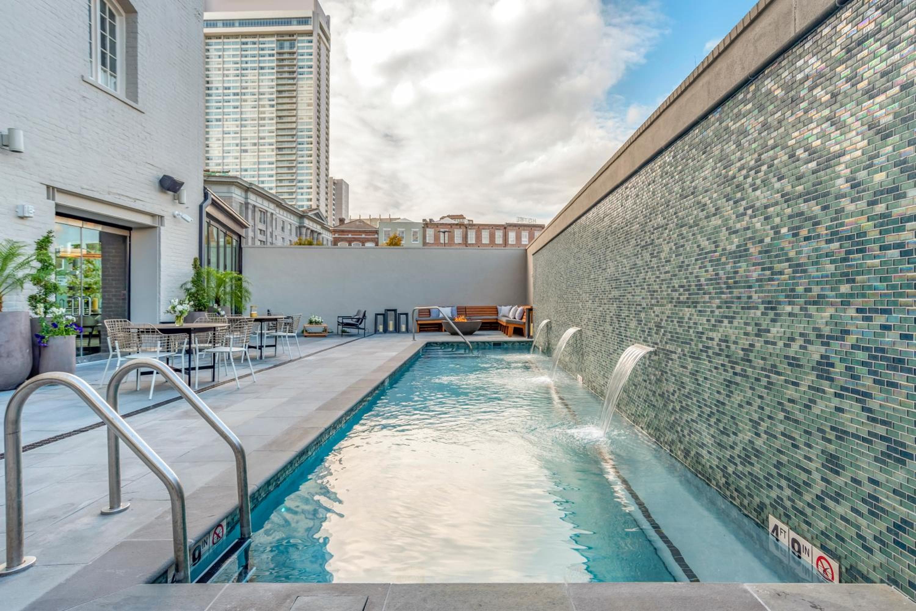ONE11 Hotel