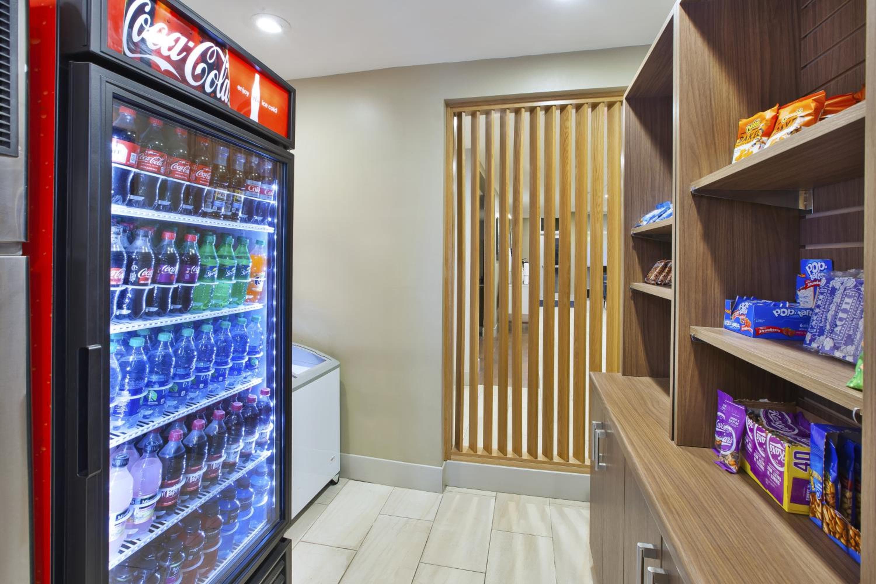 Holiday Inn Express & Suites - Parkersburg East by IHG
